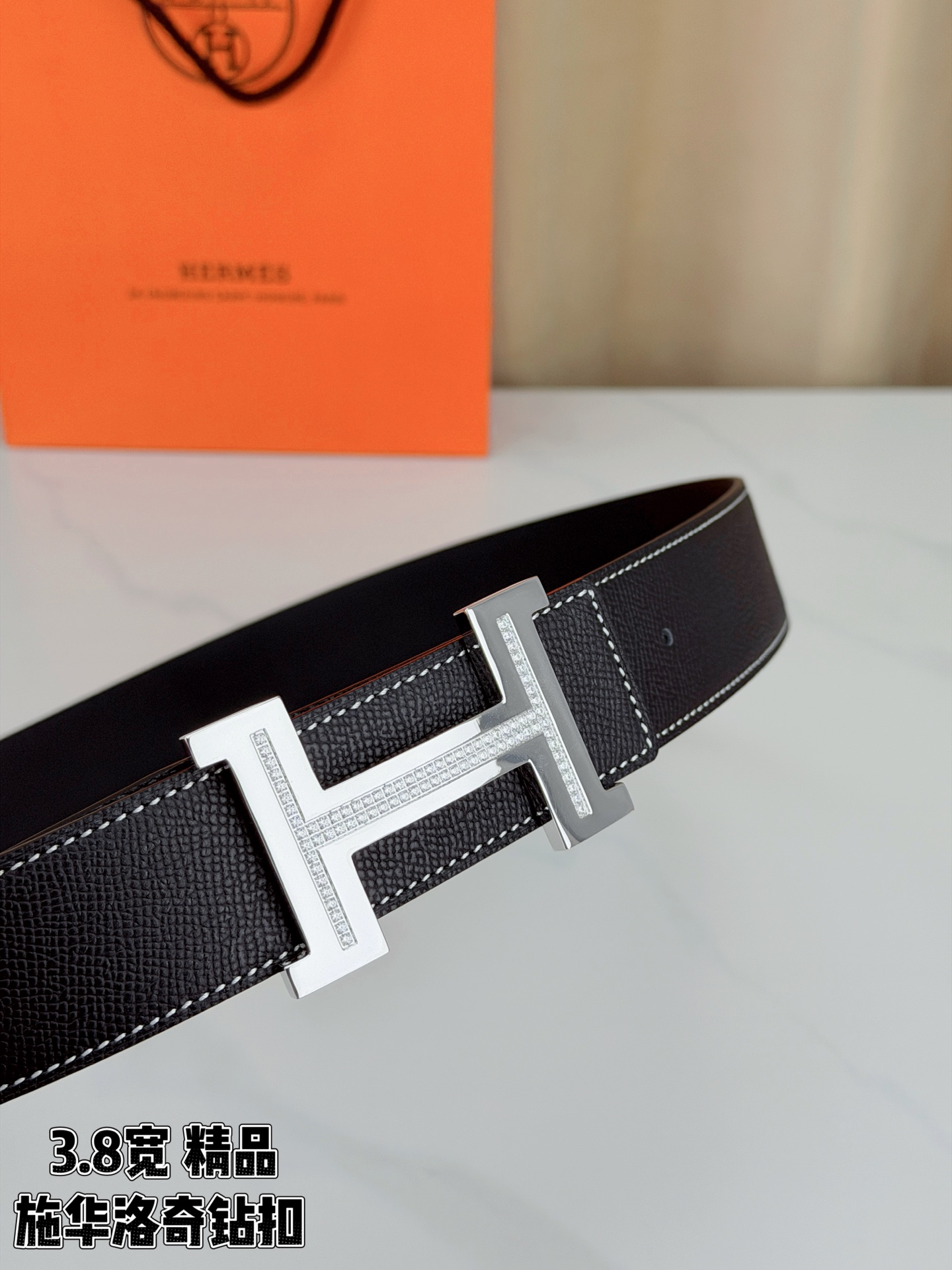 精品 HERMES 3.8cm宽腰带，精选头层牛皮，镶嵌施华洛奇水钻H扣，质感奢华。经典双面设计，百搭优