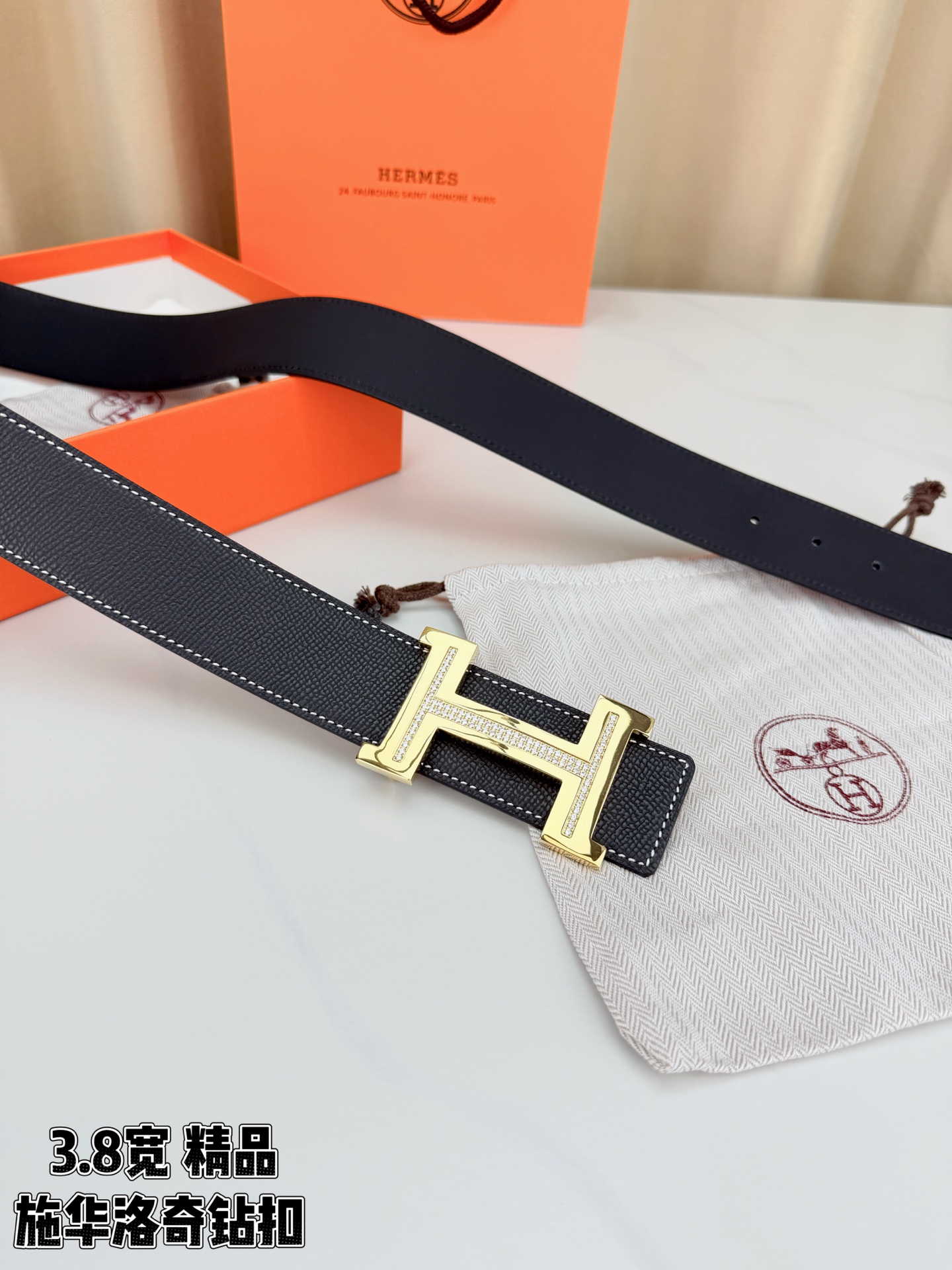 精品 HERMES 3.8cm宽腰带，精选头层牛皮，镶嵌施华洛奇水钻H扣，质感奢华。经典双面设计，百搭优