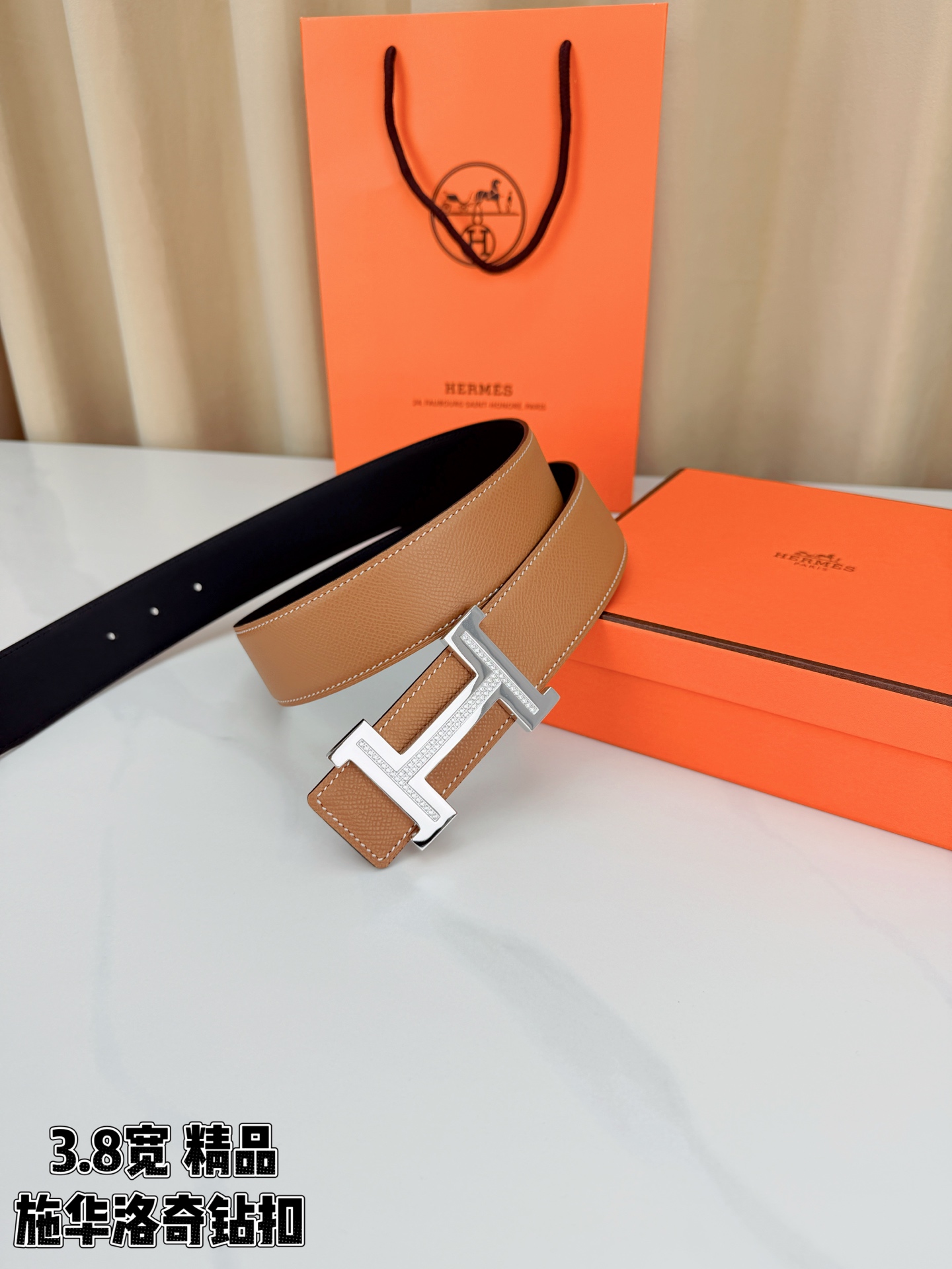 精品 HERMES 3.8cm宽腰带，精选头层牛皮，镶嵌施华洛奇水钻H扣，质感奢华。经典双面设计，百搭优