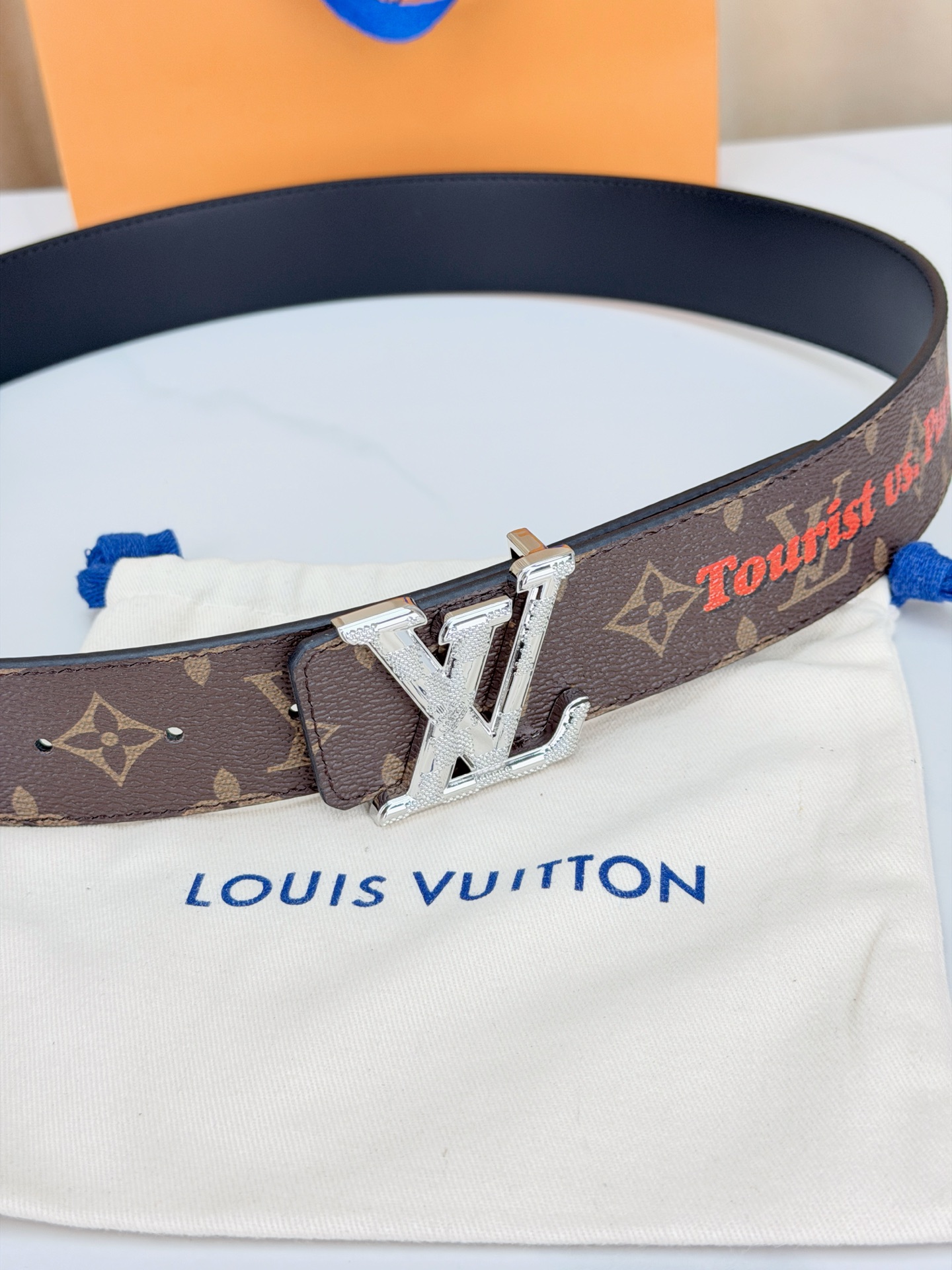 LV 4.0cm经典老花宽版腰带，深棕Monogram复古耐看，Tourist vs Purist特别款