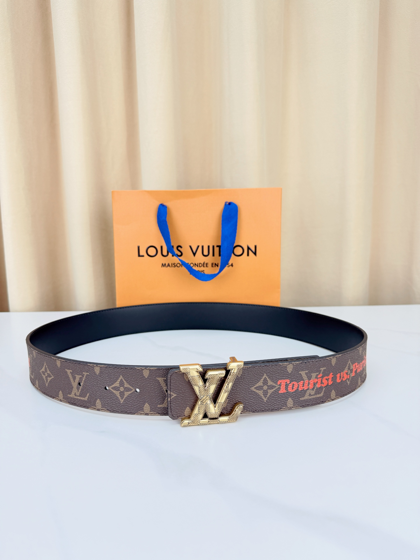 NO:882614,Original order LV 4.0cm classic presbyopic wide belt, dark brown Monogram retro and durable, Tourist vs Purist special gold buckle with high quality, wide version full of aura, double-sided presbyopic and black leather, versatile for business and leisure, belt, louis vuitton19860909原单 LV 4.0cm经典老花宽版腰带,深棕Monogram复古耐看,Tourist vs Purist特别款金扣质感高级,宽版气场十足,双面可用老花配黑皮,商务休闲百搭,皮带,louis vuitton,Belt