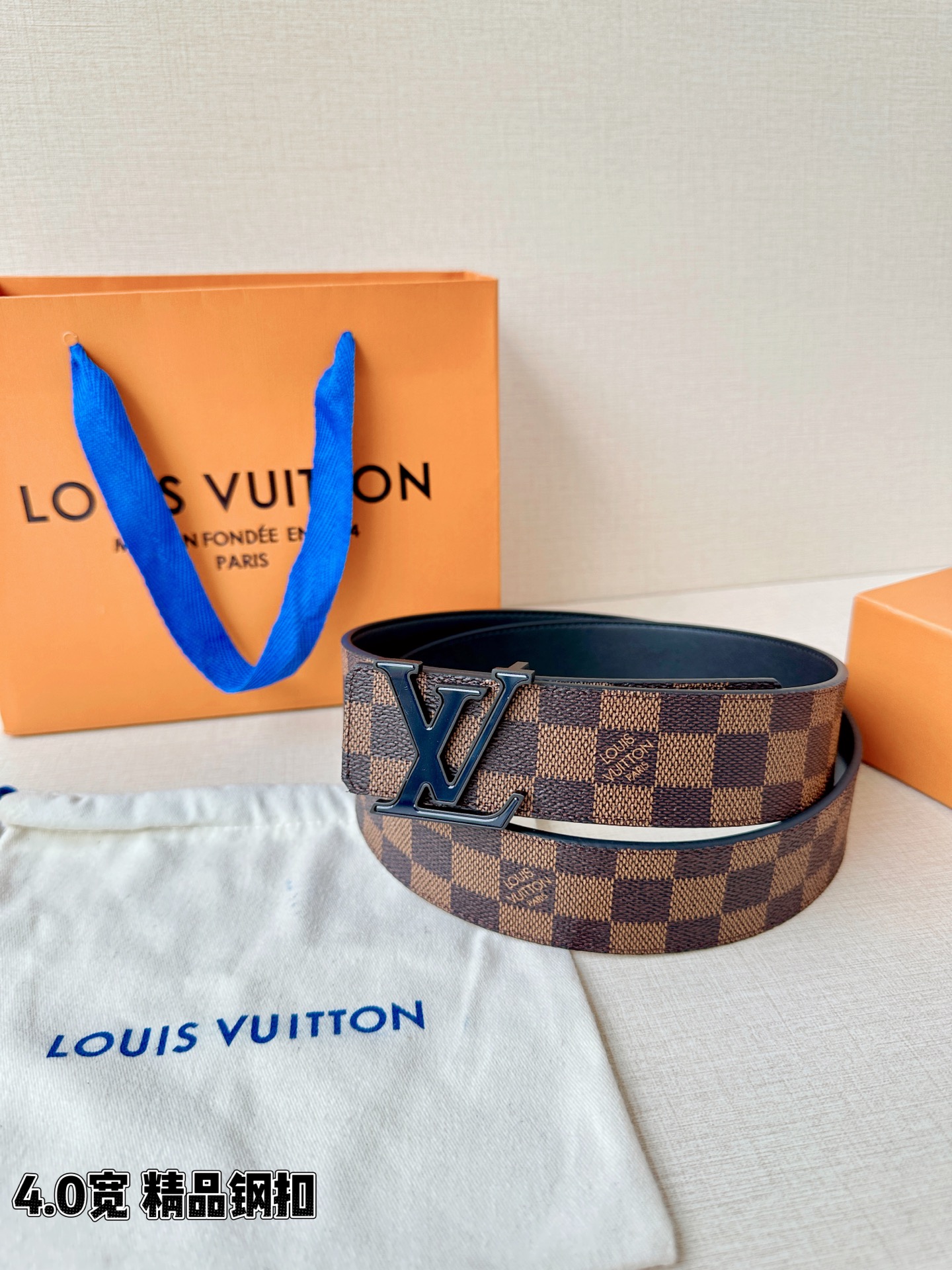 LV 4.0cm经典棕格腰带，Damier棋盘格涂层帆布复古耐看，精品钢扣精致有质感，4.0cm宽版气场