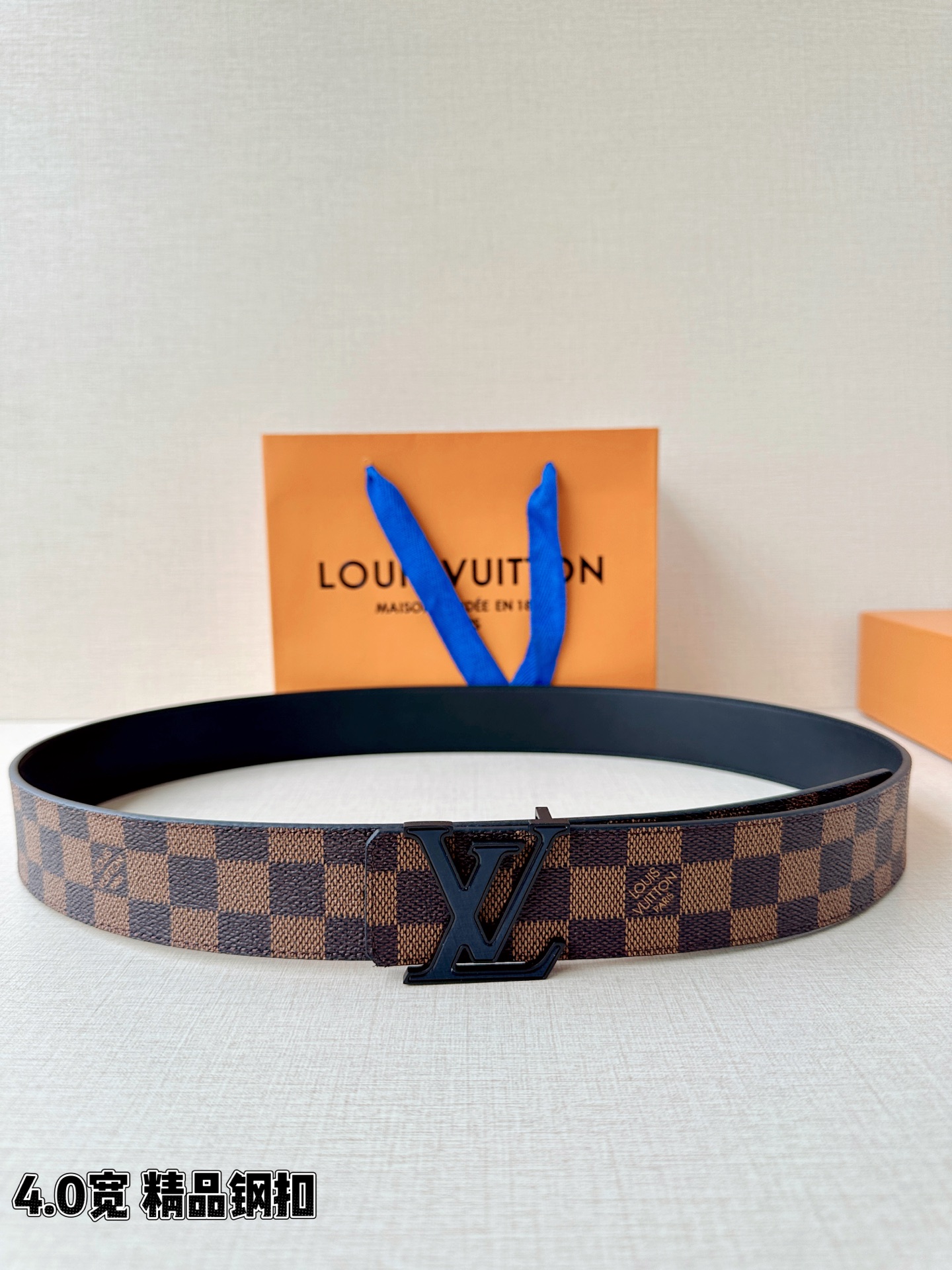 LV 4.0cm经典棕格腰带，Damier棋盘格涂层帆布复古耐看，精品钢扣精致有质感，4.0cm宽版气场