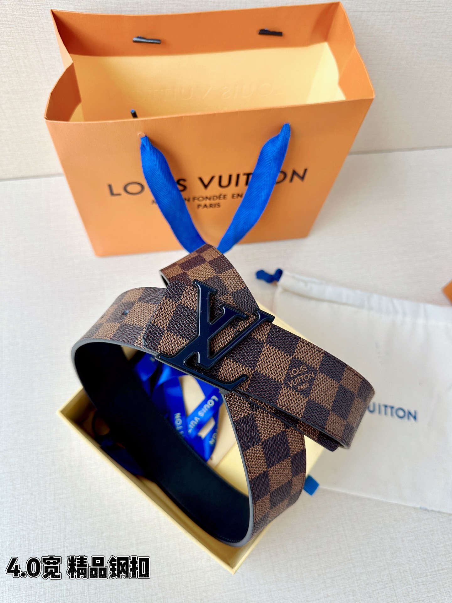 LV 4.0cm经典棕格腰带，Damier棋盘格涂层帆布复古耐看，精品钢扣精致有质感，4.0cm宽版气场