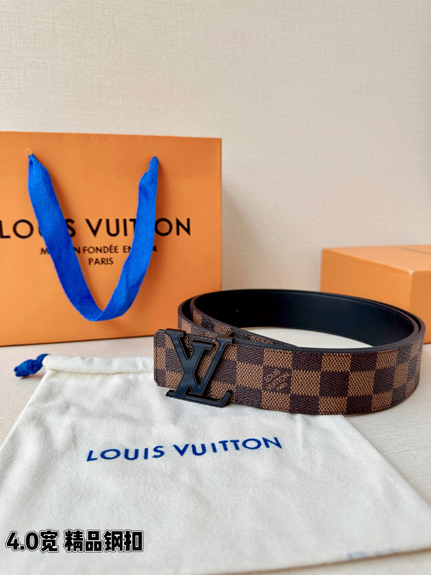 LV 4.0cm经典棕格腰带，Damier棋盘格涂层帆布复古耐看，精品钢扣精致有质感，4.0cm宽版气场