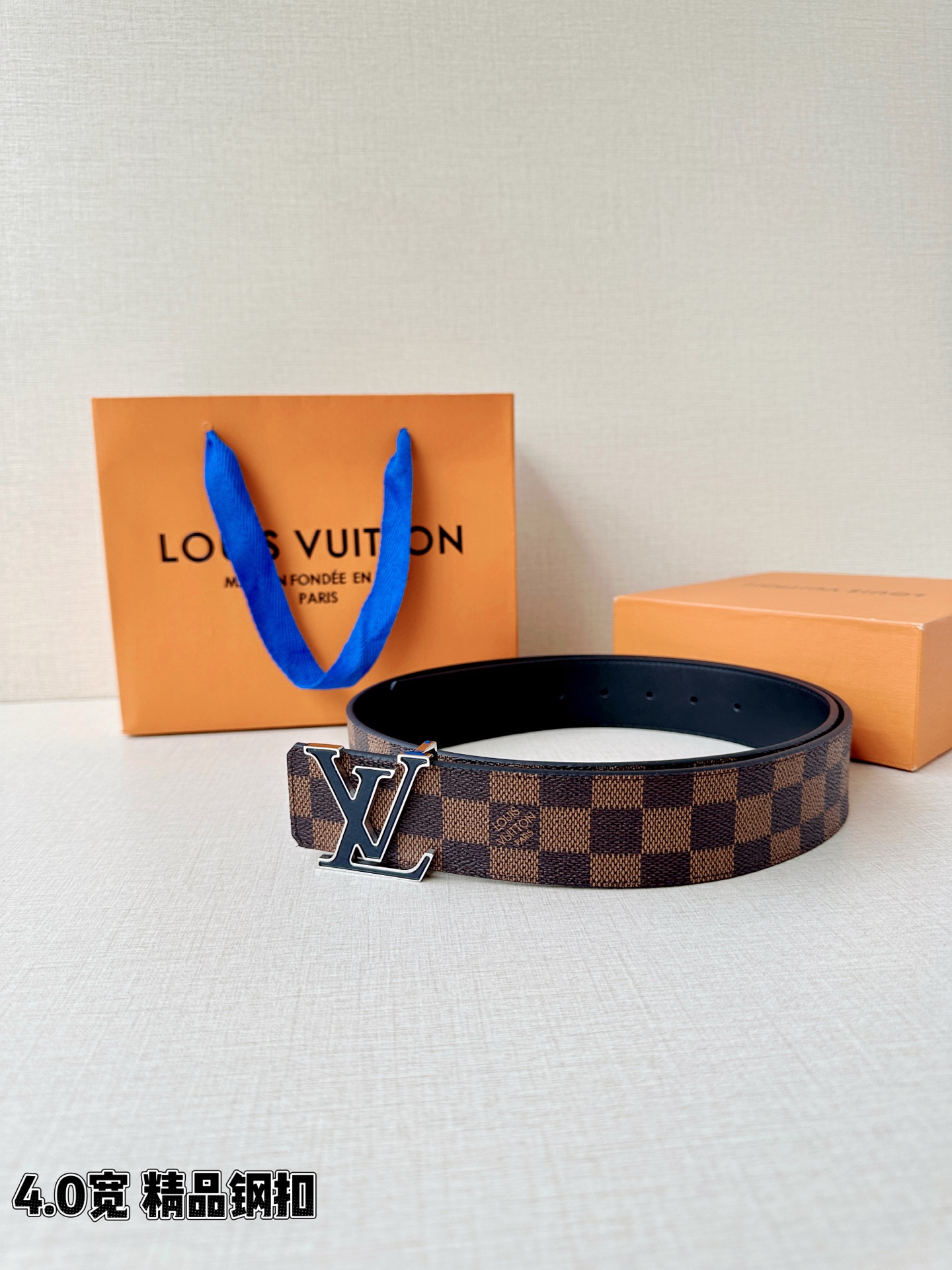 LV 4.0cm经典棕格腰带，Damier棋盘格涂层帆布复古耐看，精品钢扣精致有质感，4.0cm宽版气场