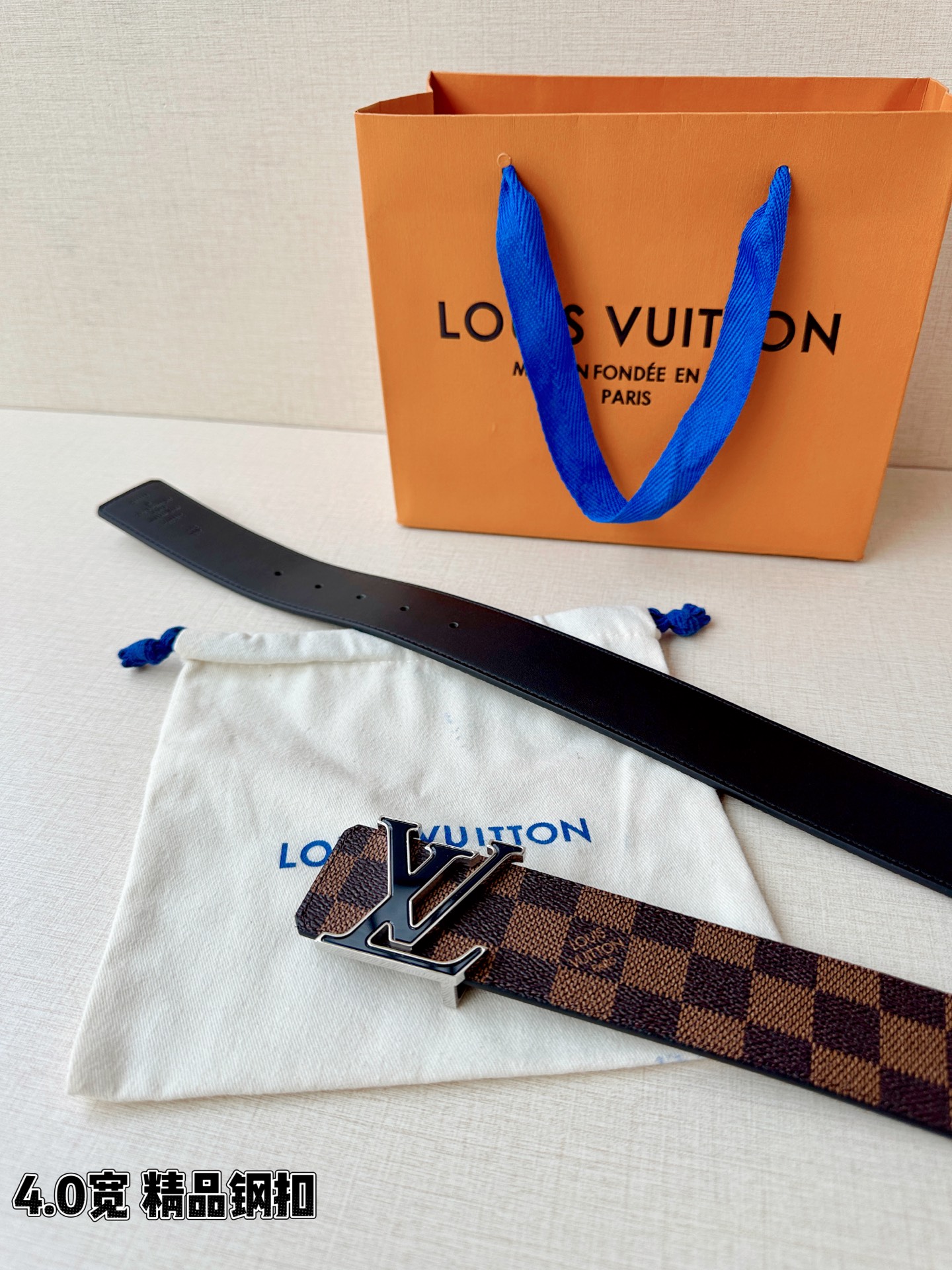LV 4.0cm经典棕格腰带，Damier棋盘格涂层帆布复古耐看，精品钢扣精致有质感，4.0cm宽版气场