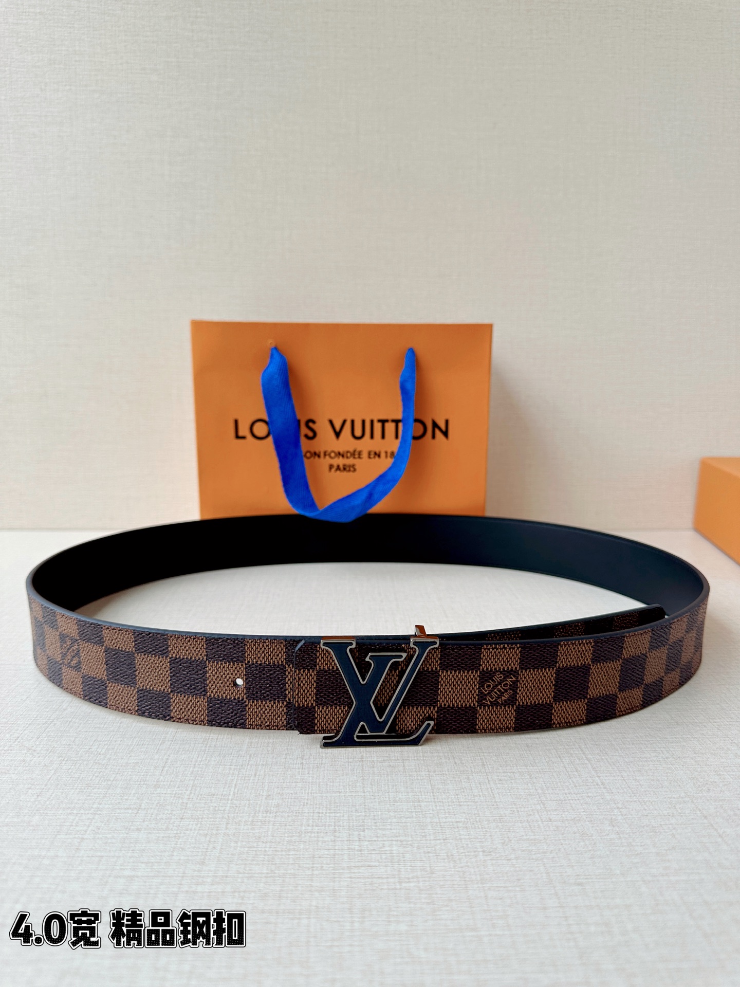 LV 4.0cm经典棕格腰带，Damier棋盘格涂层帆布复古耐看，精品钢扣精致有质感，4.0cm宽版气场