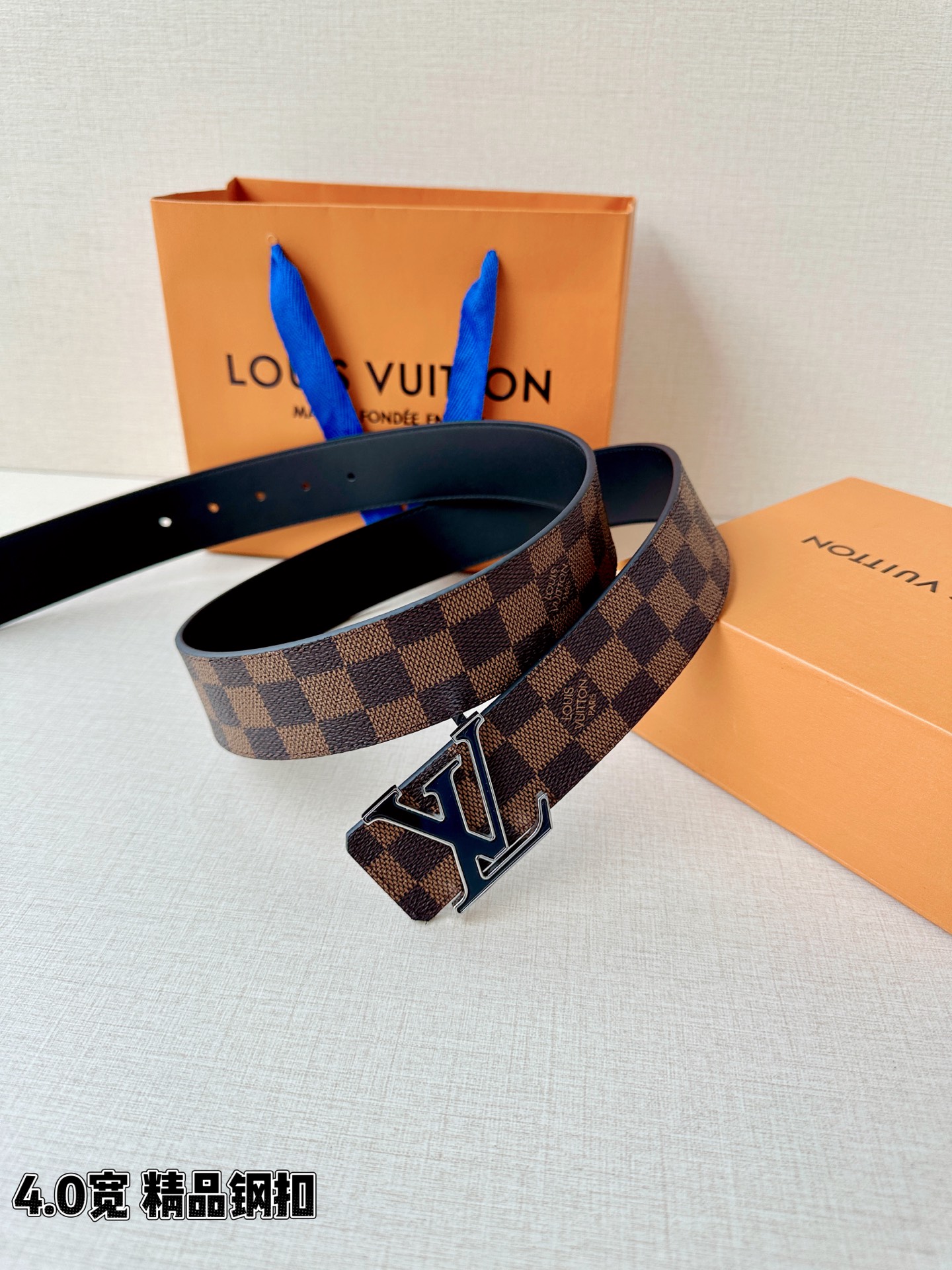 LV 4.0cm经典棕格腰带，Damier棋盘格涂层帆布复古耐看，精品钢扣精致有质感，4.0cm宽版气场