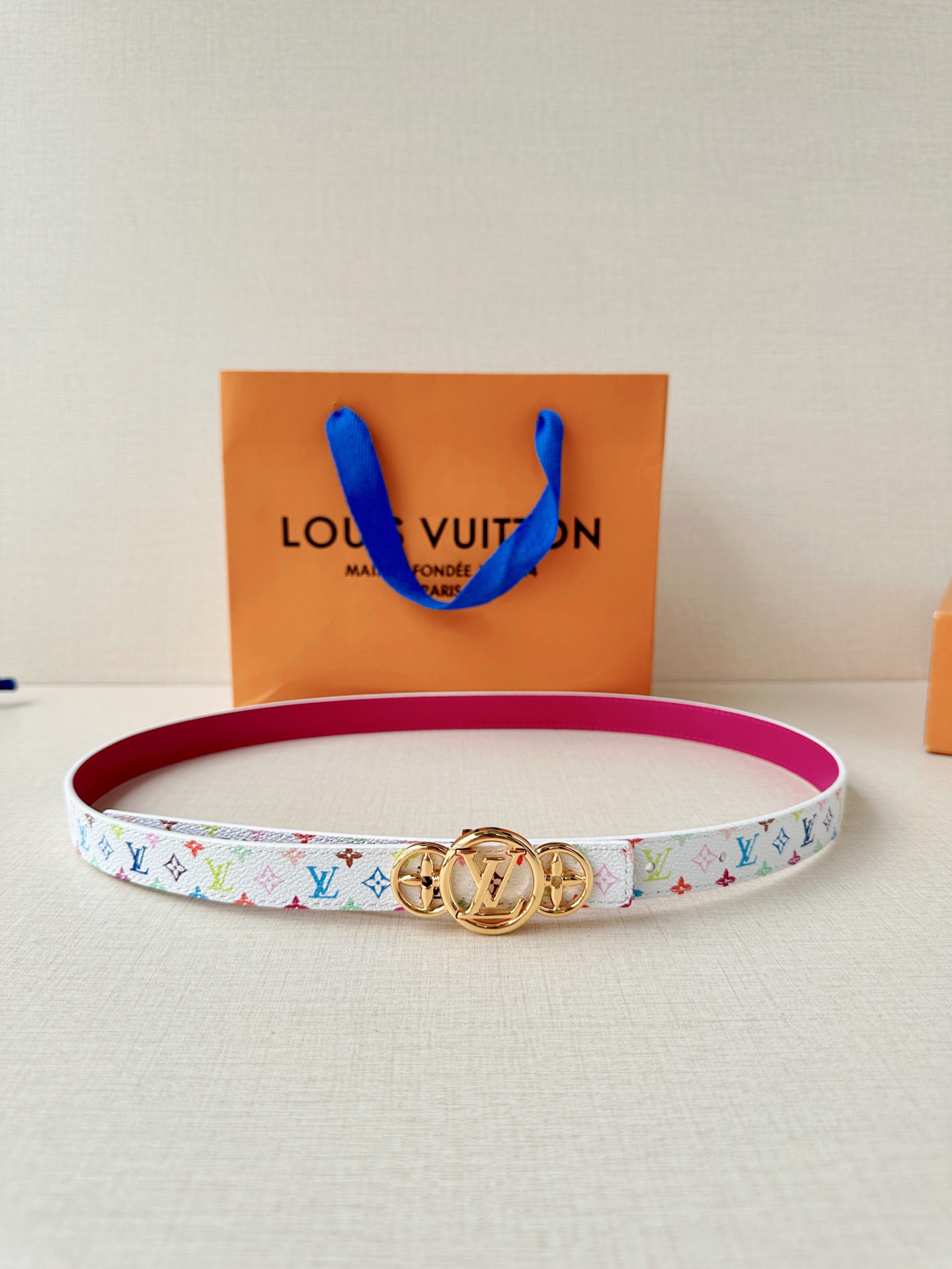 LV 2.0cm白彩老花细腰带，白底彩色Monogram清新亮眼，三圆拼接铜扣精致特别，2.0cm细版显