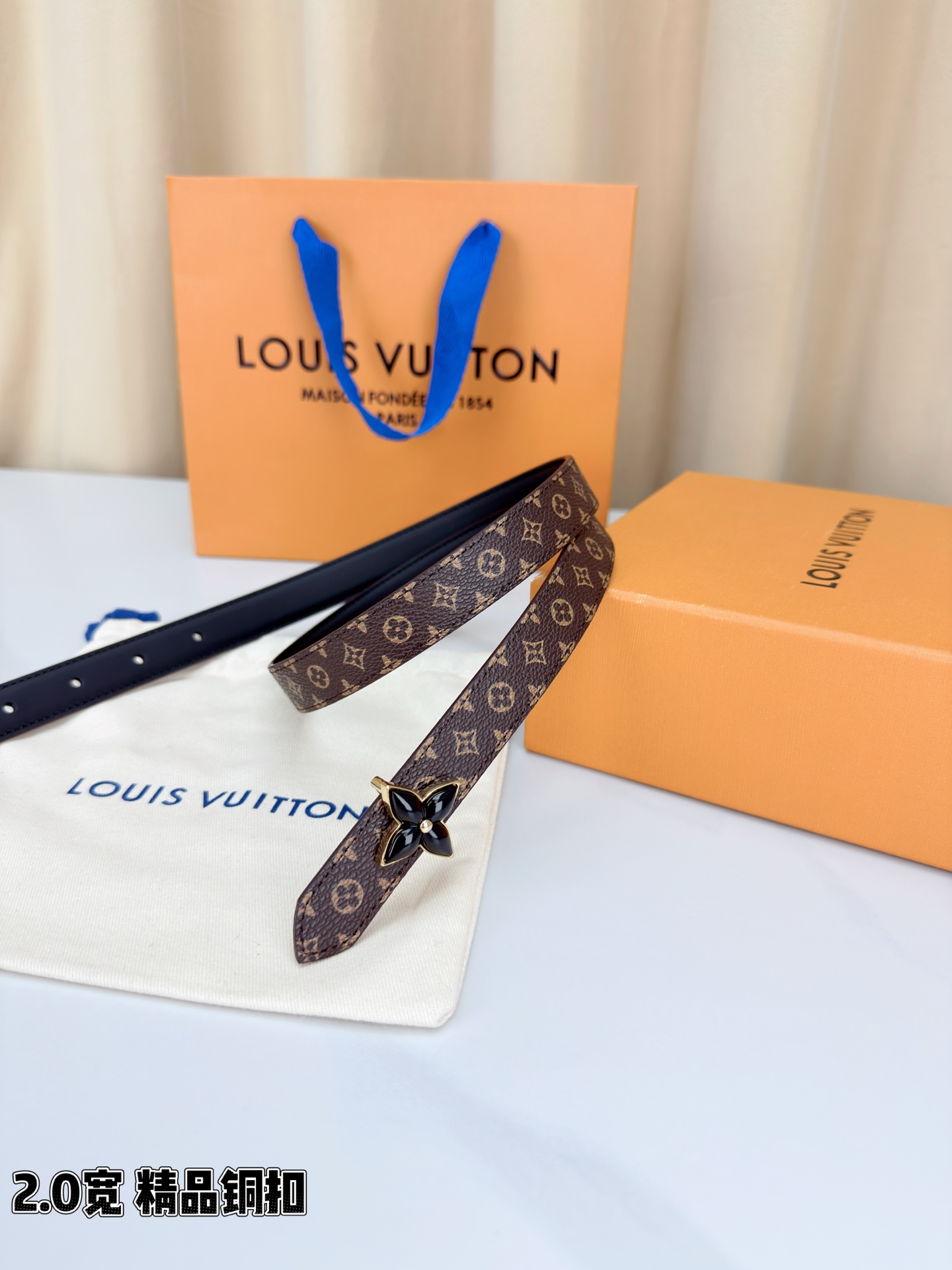 LV 2.0cm经典老花细腰带，深棕Monogram复古百搭，黑色珐琅四叶花铜扣酷飒精致，2.0cm细版