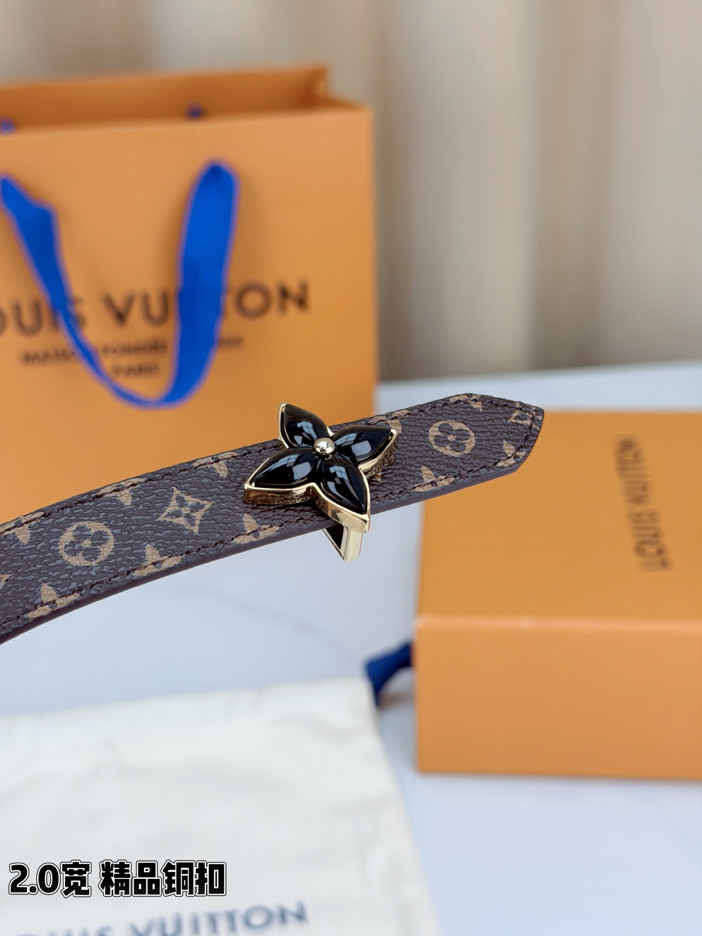 LV 2.0cm经典老花细腰带，深棕Monogram复古百搭，黑色珐琅四叶花铜扣酷飒精致，2.0cm细版