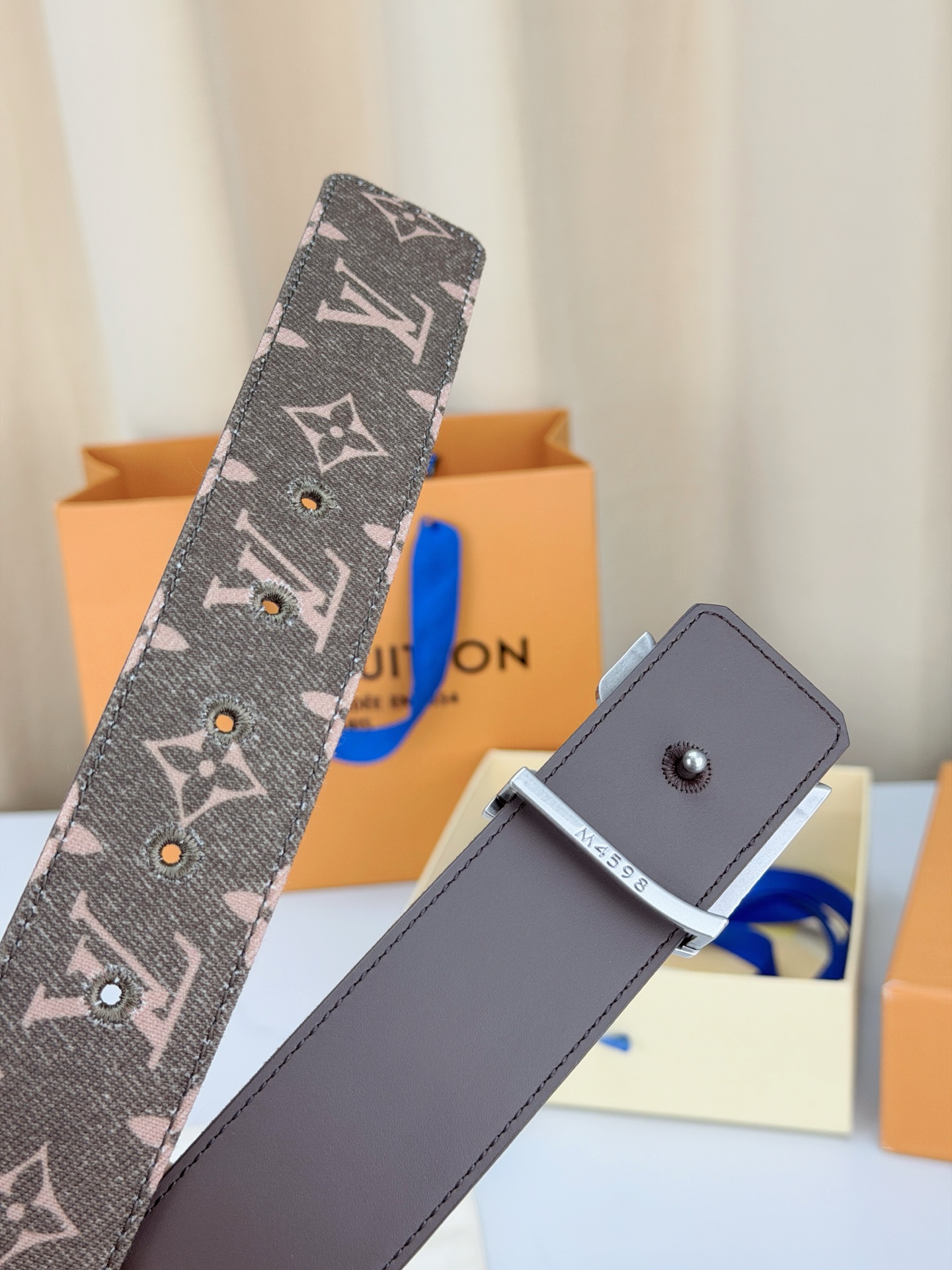 LV 4.0宽精品扣 粉棕丹宁老花腰带，Monogram牛仔提花复古温柔，立体LV字母扣哑黑/银/金/古铜/古金五色可选