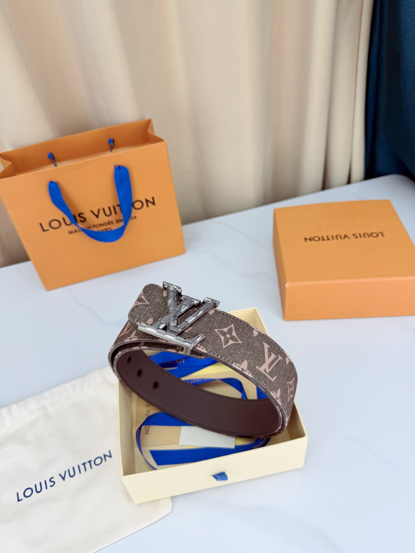 LV 4.0宽精品扣 粉棕丹宁老花腰带，Monogram牛仔提花复古温柔，立体LV字母扣哑黑/银/金/古铜/古金五色可选