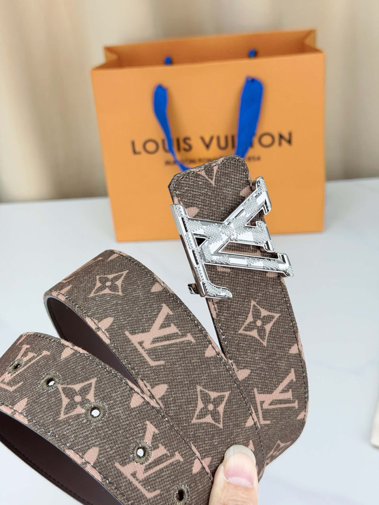 LV 4.0宽精品扣 粉棕丹宁老花腰带，Monogram牛仔提花复古温柔，立体LV字母扣哑黑/银/金/古铜/古金五色可选