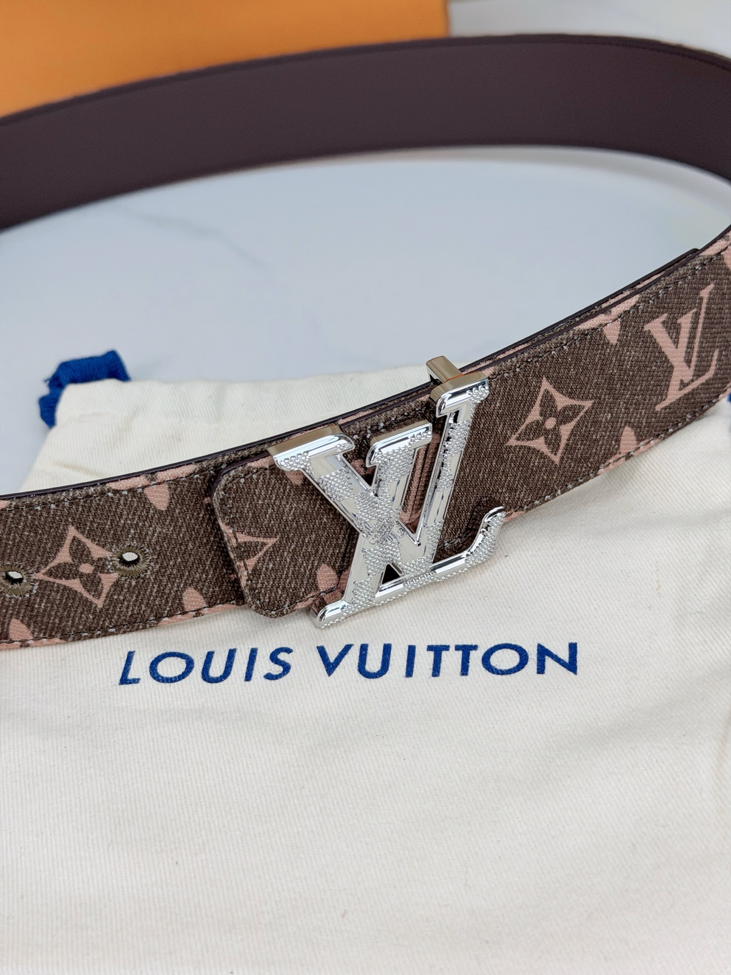 LV 4.0宽精品扣 粉棕丹宁老花腰带，Monogram牛仔提花复古温柔，立体LV字母扣哑黑/银/金/古铜/古金五色可选
