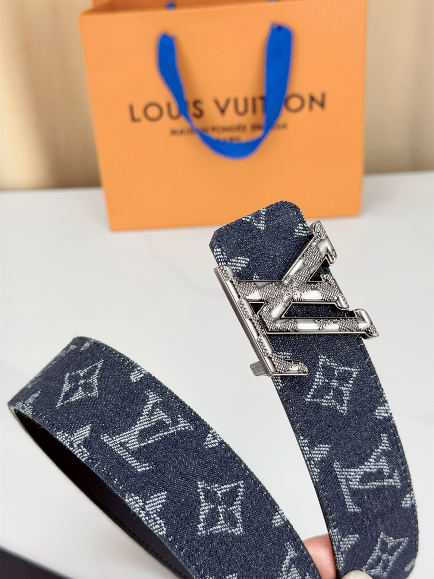LV 4.0宽精品扣 黑丹宁老花腰带，深藏青Monogram牛仔提花复古有型，立体LV字母扣古铜/古白/银/金/哑黑五色