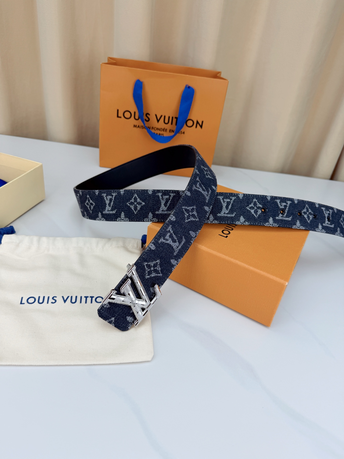 LV 4.0宽精品扣 黑丹宁老花腰带，深藏青Monogram牛仔提花复古有型，立体LV字母扣古铜/古白/银/金/哑黑五色