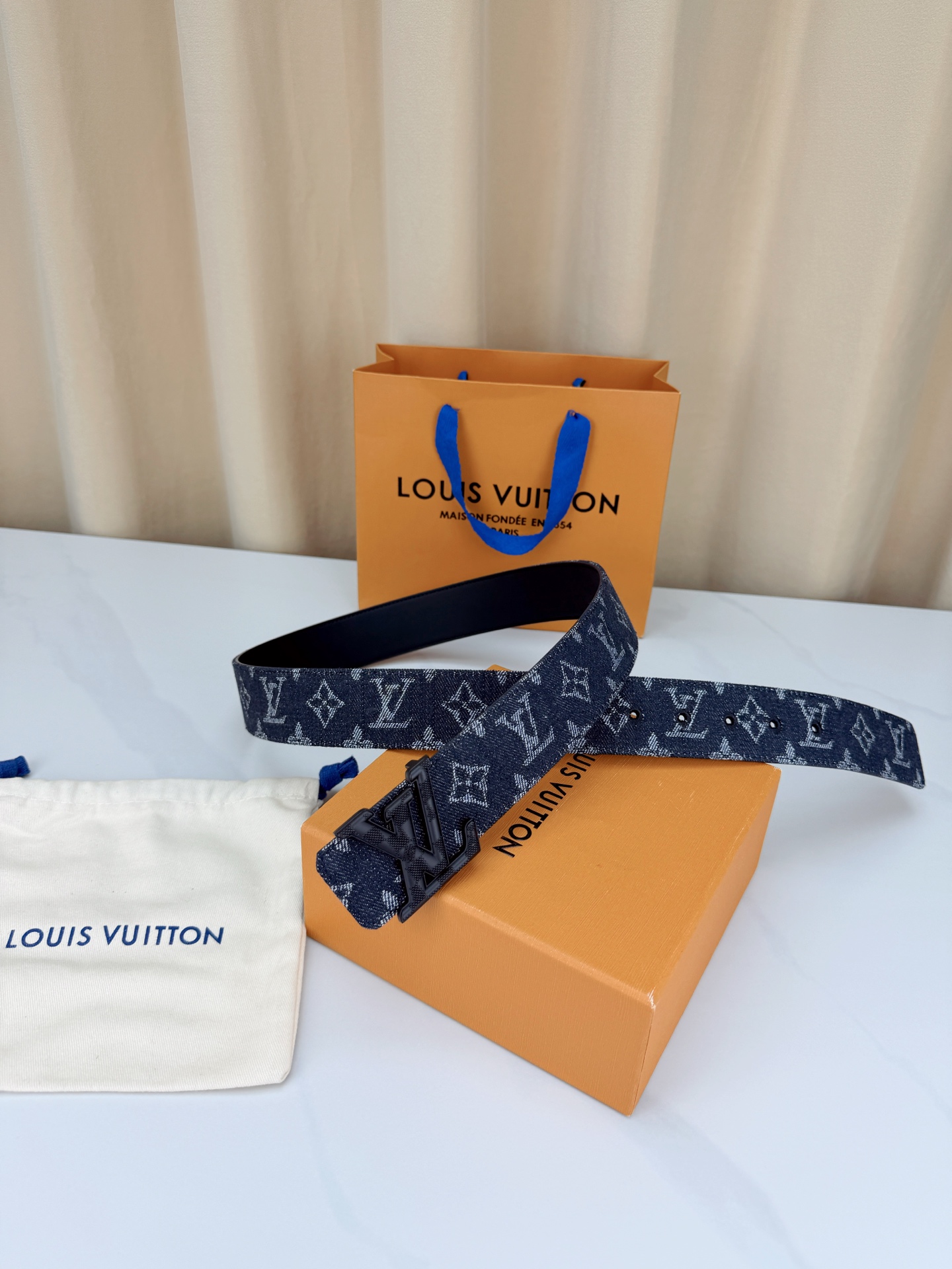 LV 4.0宽精品扣 黑丹宁老花腰带，深藏青Monogram牛仔提花复古有型，立体LV字母扣古铜/古白/银/金/哑黑五色
