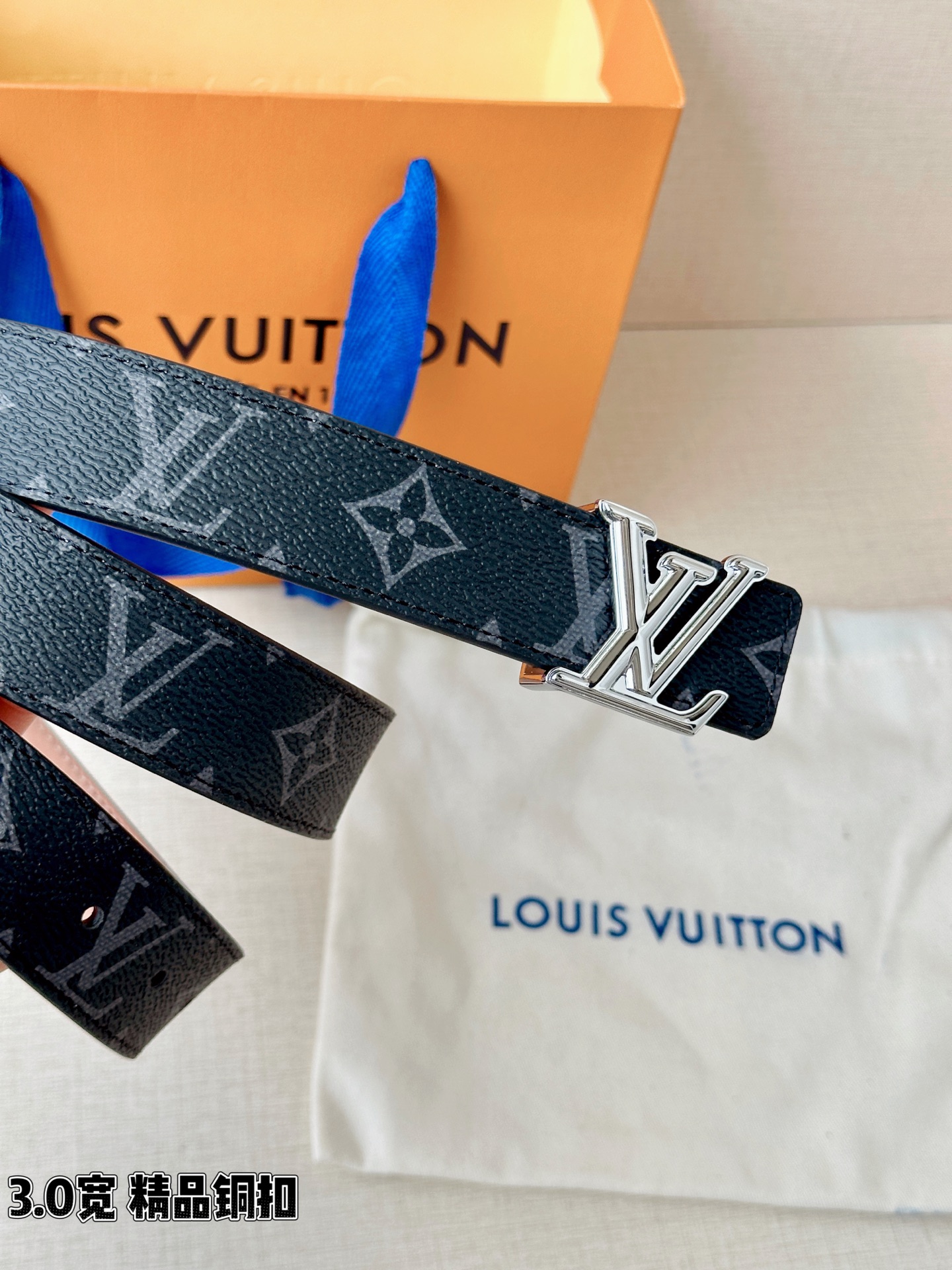 LV 3.0宽精品铜扣 经典老花/白棋盘格/黑花腰带，Monogram涂层帆布与Damier格纹三款可选，立体LV字母扣