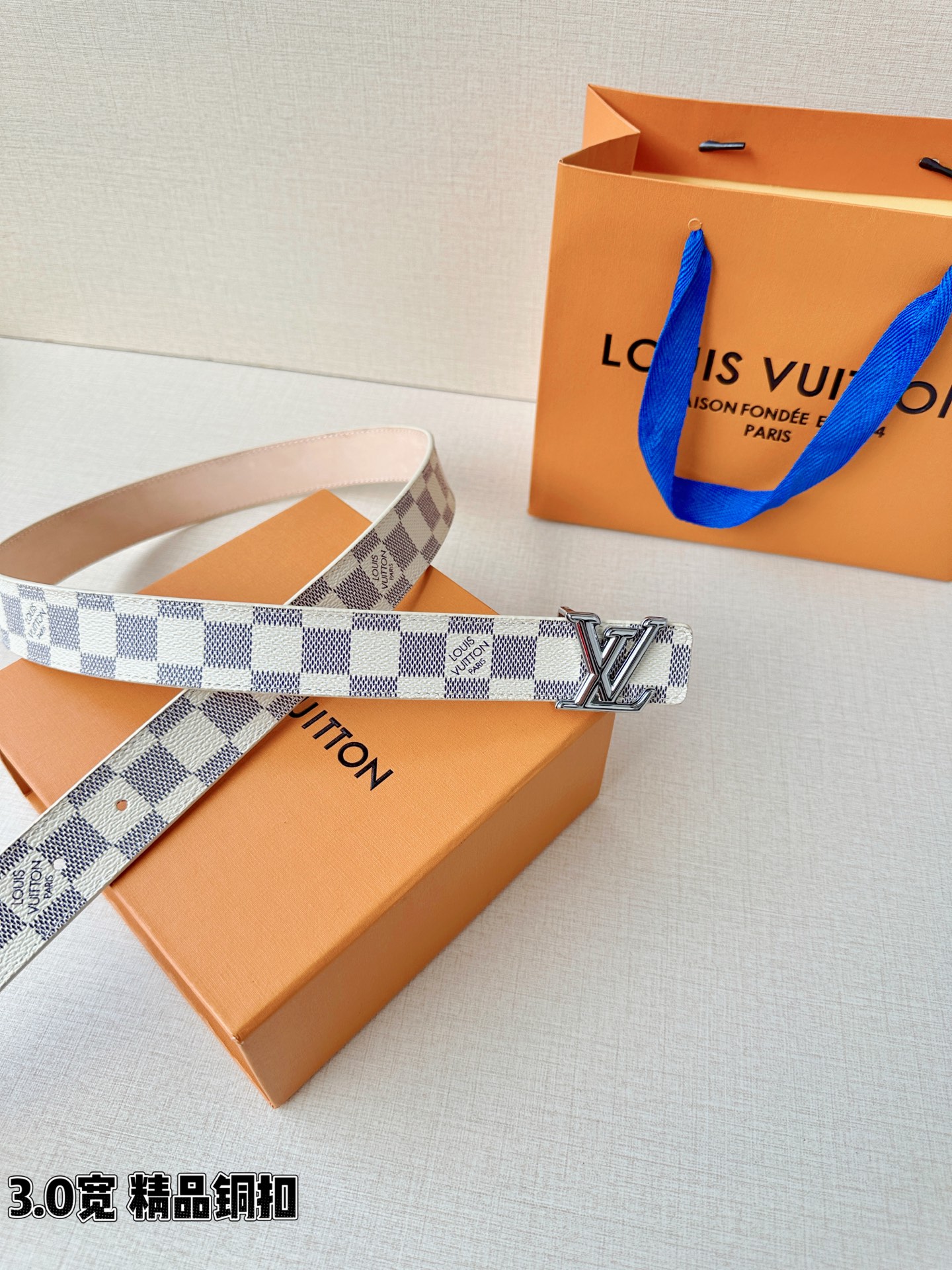 LV 3.0宽精品铜扣 经典老花/白棋盘格/黑花腰带，Monogram涂层帆布与Damier格纹三款可选，立体LV字母扣