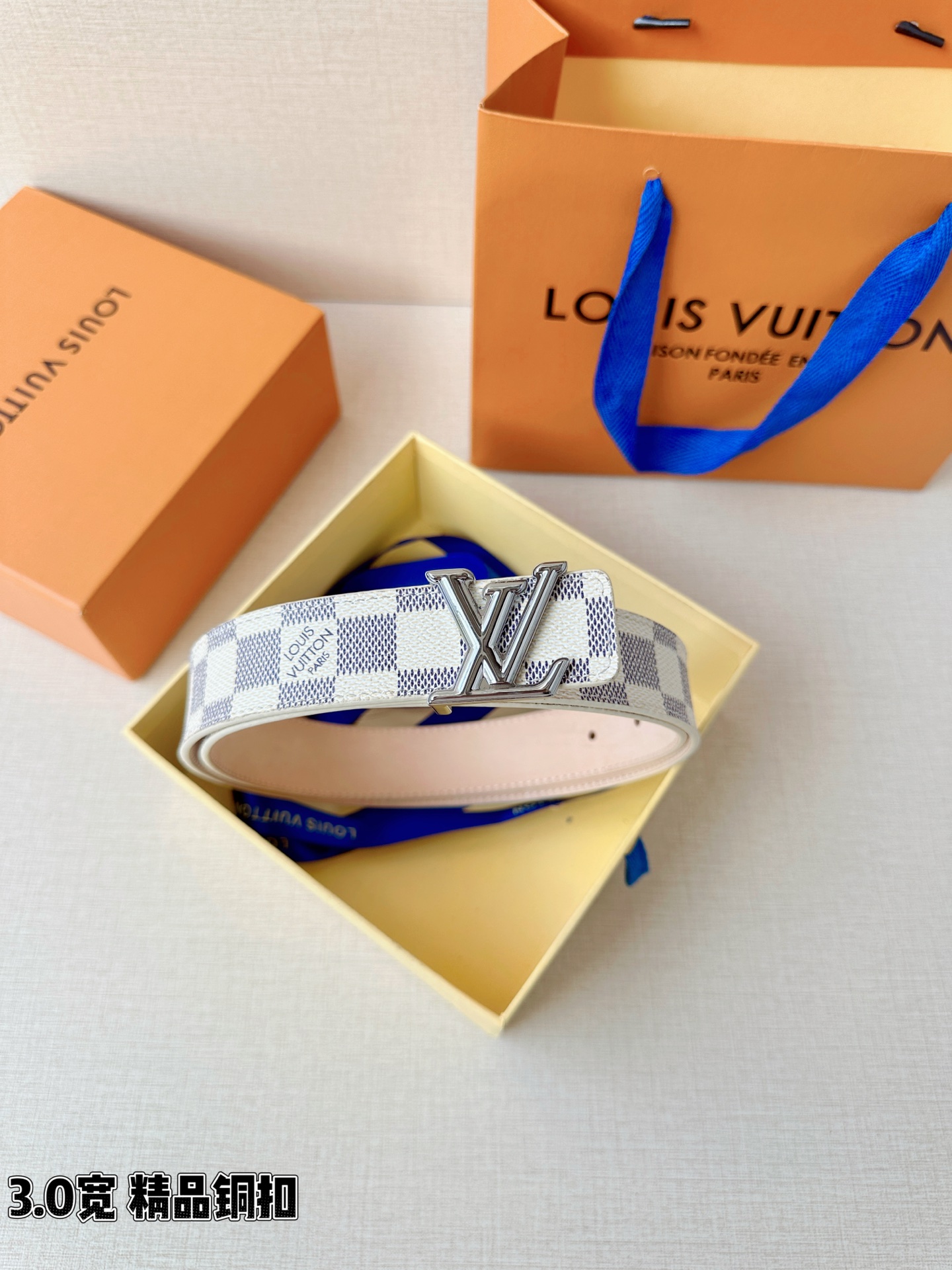 LV 3.0宽精品铜扣 经典老花/白棋盘格/黑花腰带，Monogram涂层帆布与Damier格纹三款可选，立体LV字母扣