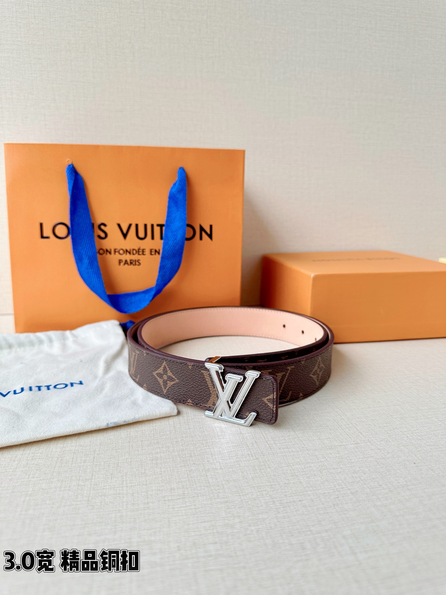 LV 3.0宽精品铜扣 经典老花/白棋盘格/黑花腰带，Monogram涂层帆布与Damier格纹三款可选，立体LV字母扣