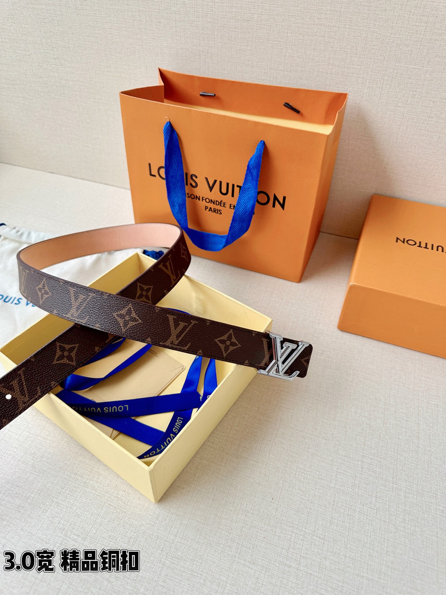 LV 3.0宽精品铜扣 经典老花/白棋盘格/黑花腰带，Monogram涂层帆布与Damier格纹三款可选，立体LV字母扣