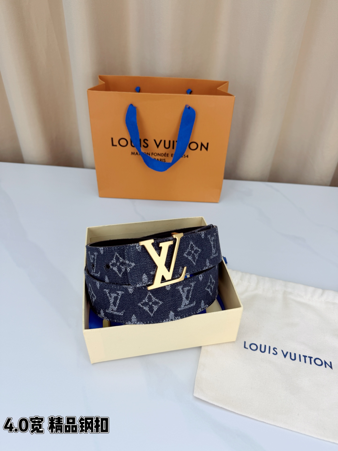 LV 4.0宽精品钢扣 丹宁老花双面腰带，Monogram牛仔提花复古有型，黑/粉棕双色可选，立体LV字母扣古金/古银两