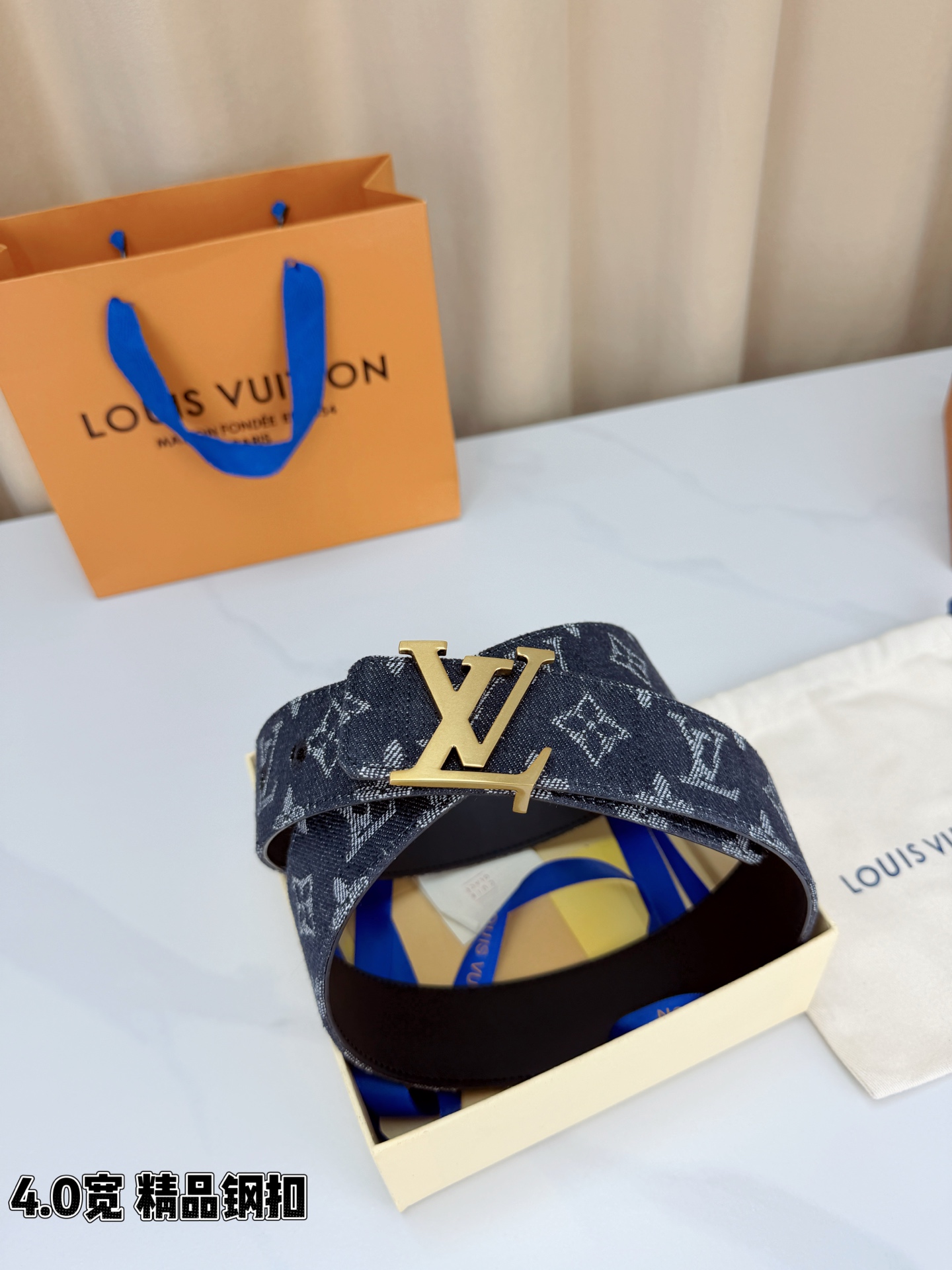 LV 4.0宽精品钢扣 丹宁老花双面腰带，Monogram牛仔提花复古有型，黑/粉棕双色可选，立体LV字母扣古金/古银两