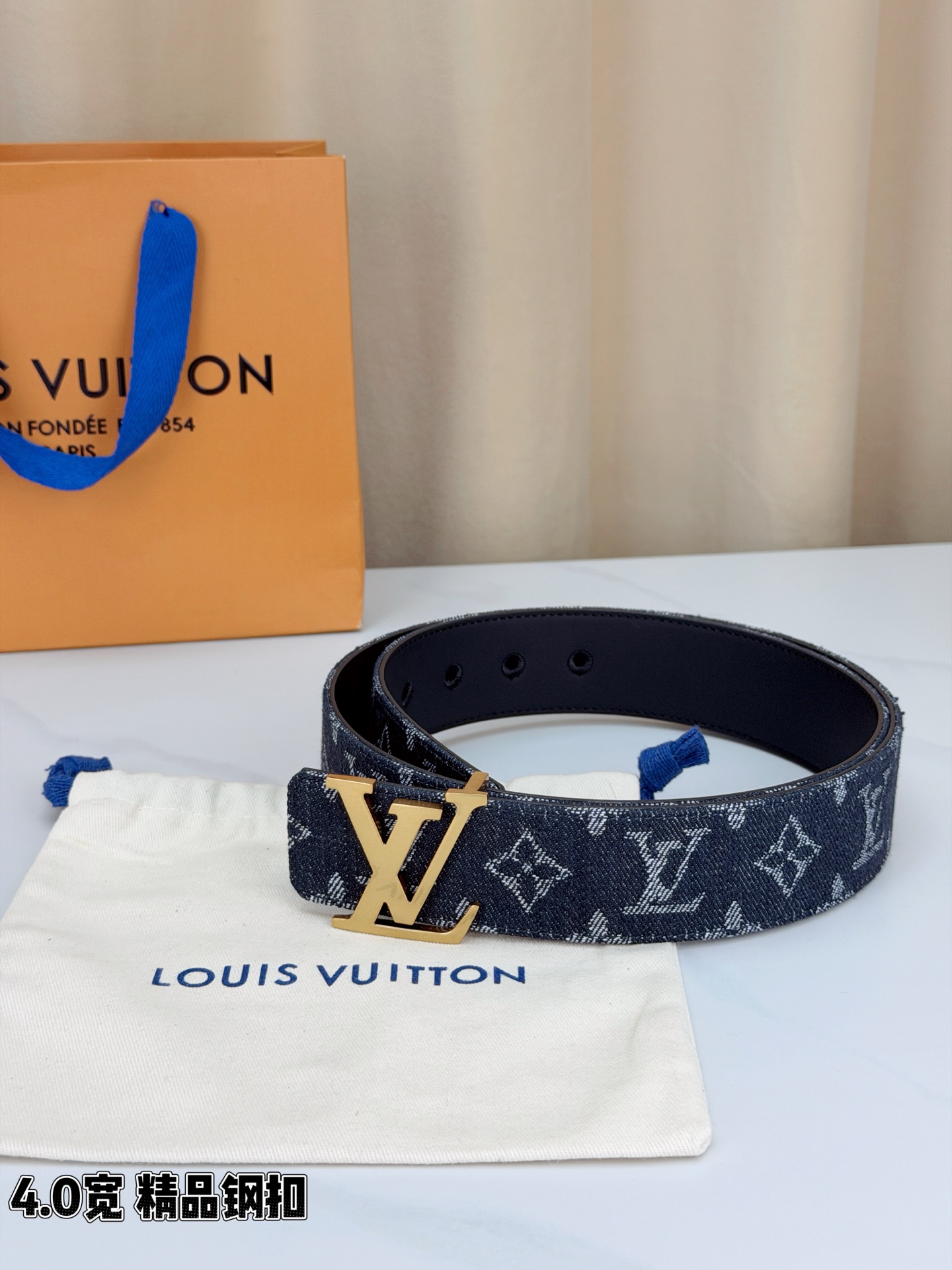 LV 4.0宽精品钢扣 丹宁老花双面腰带，Monogram牛仔提花复古有型，黑/粉棕双色可选，立体LV字母扣古金/古银两