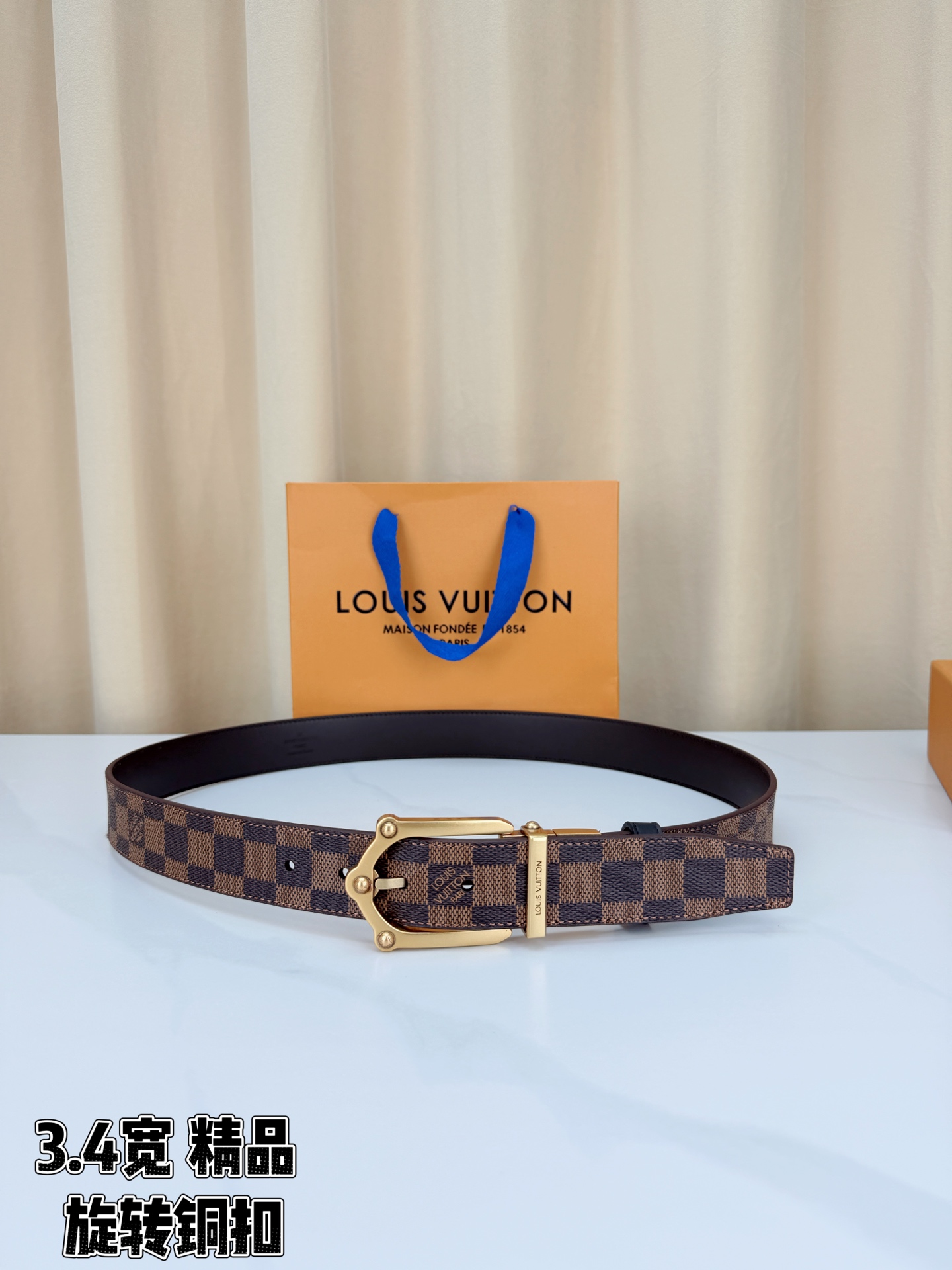 LV 3.4宽精品旋转铜扣腰带,棕棋盘格涂层帆布,复古格纹经典耐看;铆钉马蹄针扣金/银/古白/古金四色色可选,可旋转双面 LV 3.4宽精品旋转铜扣腰带,棕棋盘格涂层帆布,复古格纹经典耐看;铆钉马蹄针扣金/银/古白/古金四色色可选,可旋转双面