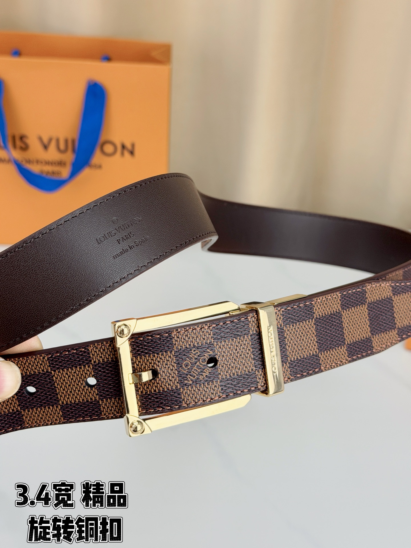 LV 3.4宽精品旋转铜扣腰带，棕棋盘格涂层帆布，经典格纹复古耐看；方形铆钉针扣白/金/枪/沙黑四色可选，可旋转双面结构