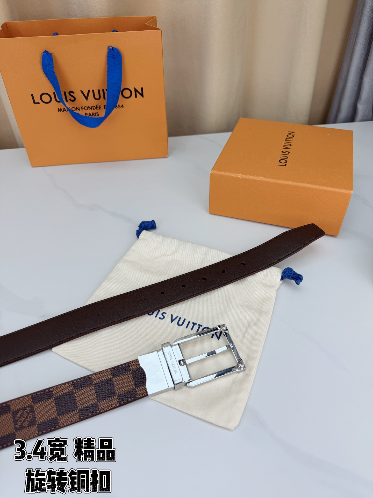 LV 3.4宽精品旋转铜扣腰带，棕棋盘格涂层帆布，经典格纹复古耐看；方形铆钉针扣白/金/枪/沙黑四色可选，可旋转双面结构