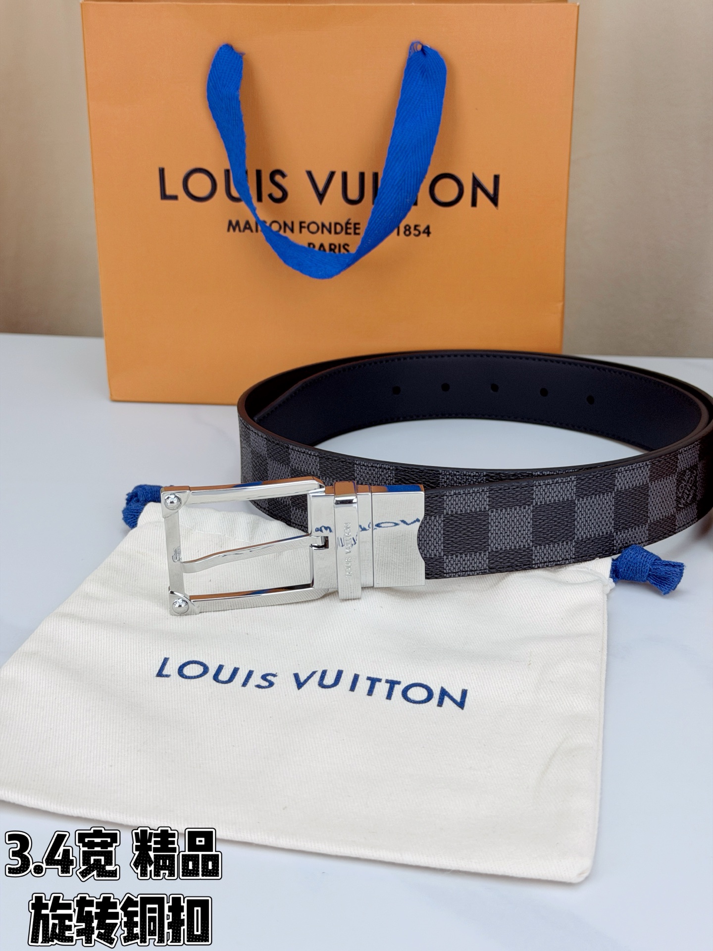 LV 3.4宽精品旋转铜扣腰带，黑灰棋盘格涂层帆布，低调格纹沉稳耐看；方形铆钉针扣银/金/枪/黑四色可选，可旋转双面结构
