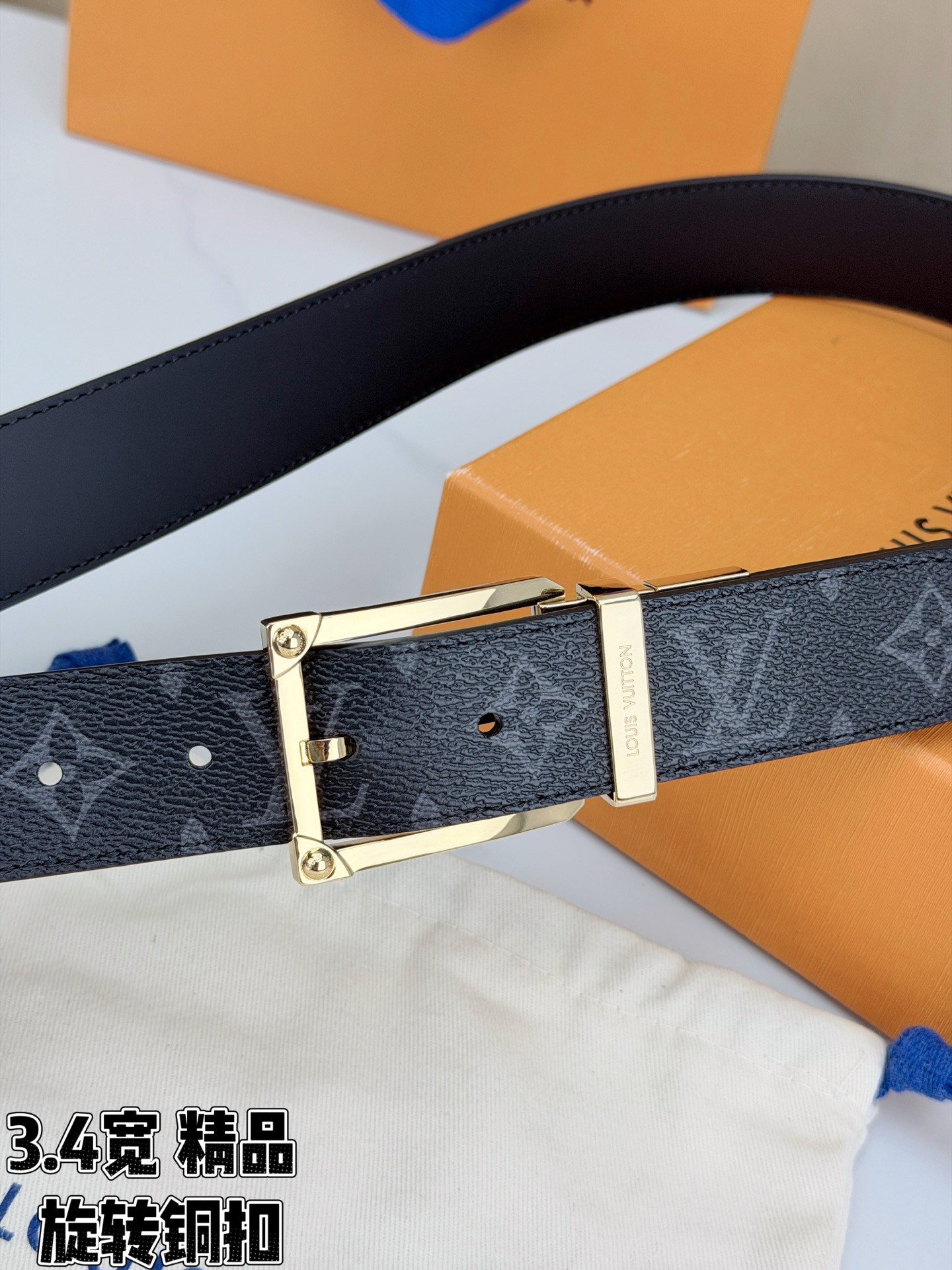 LV 3.4宽精品旋转铜扣腰带，黑灰老花涂层帆布，暗纹Monogram低调沉稳；方形铆钉针扣银/金/枪/沙黑四色可选，可