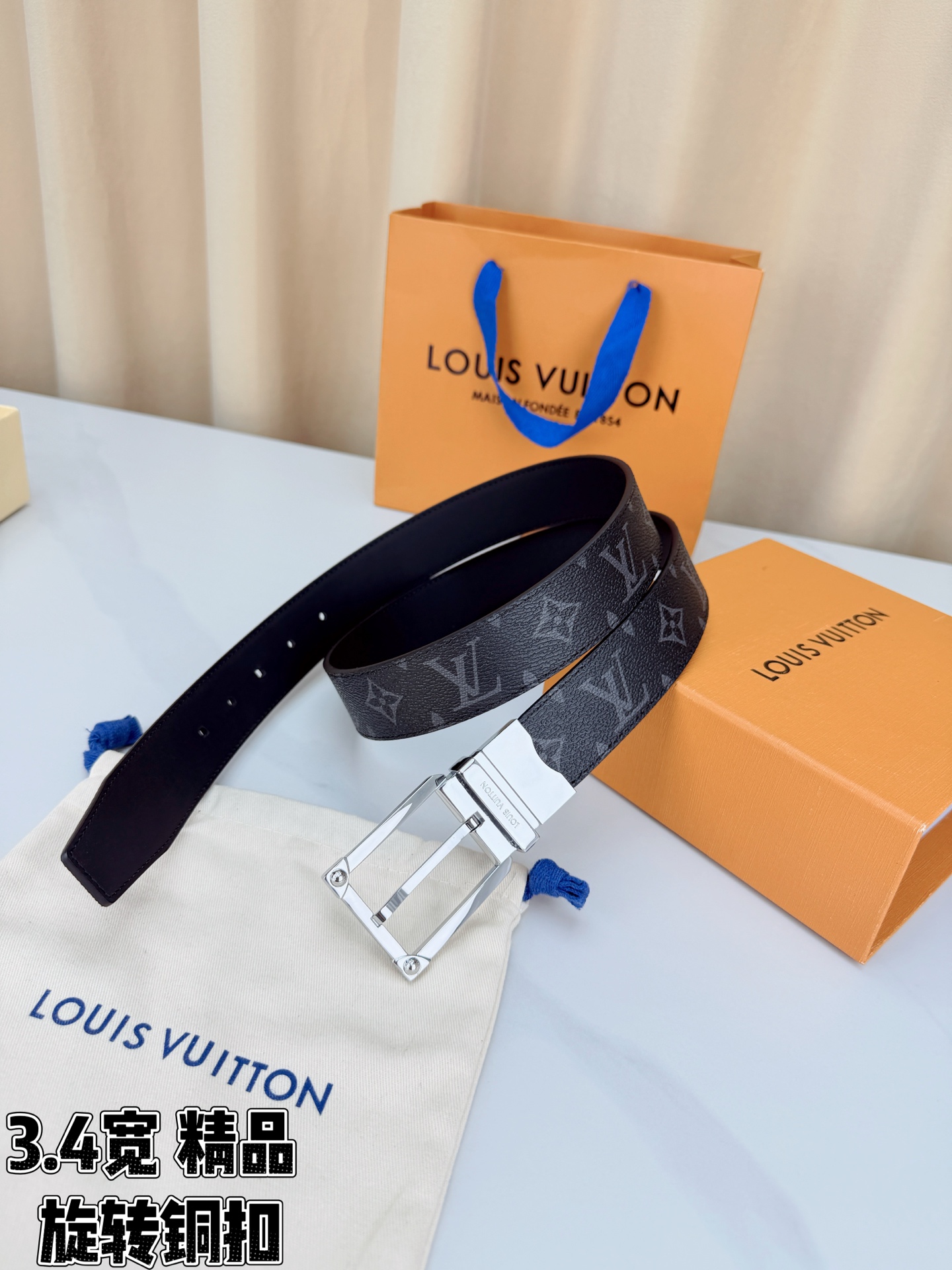 LV 3.4宽精品旋转铜扣腰带，黑灰老花涂层帆布，暗纹Monogram低调沉稳；方形铆钉针扣银/金/枪/沙黑四色可选，可