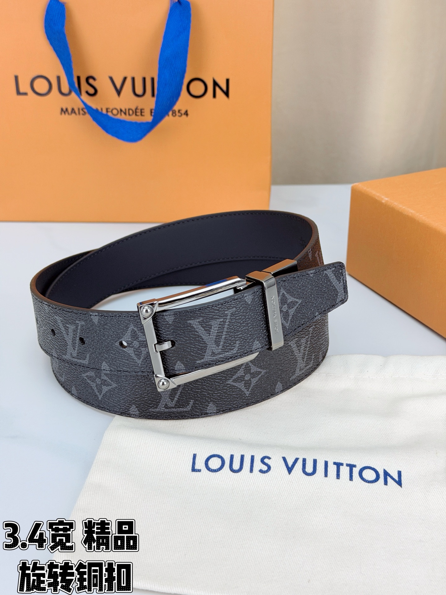 LV 3.4宽精品旋转铜扣腰带，黑灰老花涂层帆布，暗纹Monogram低调沉稳；方形铆钉针扣银/金/枪/沙黑四色可选，可
