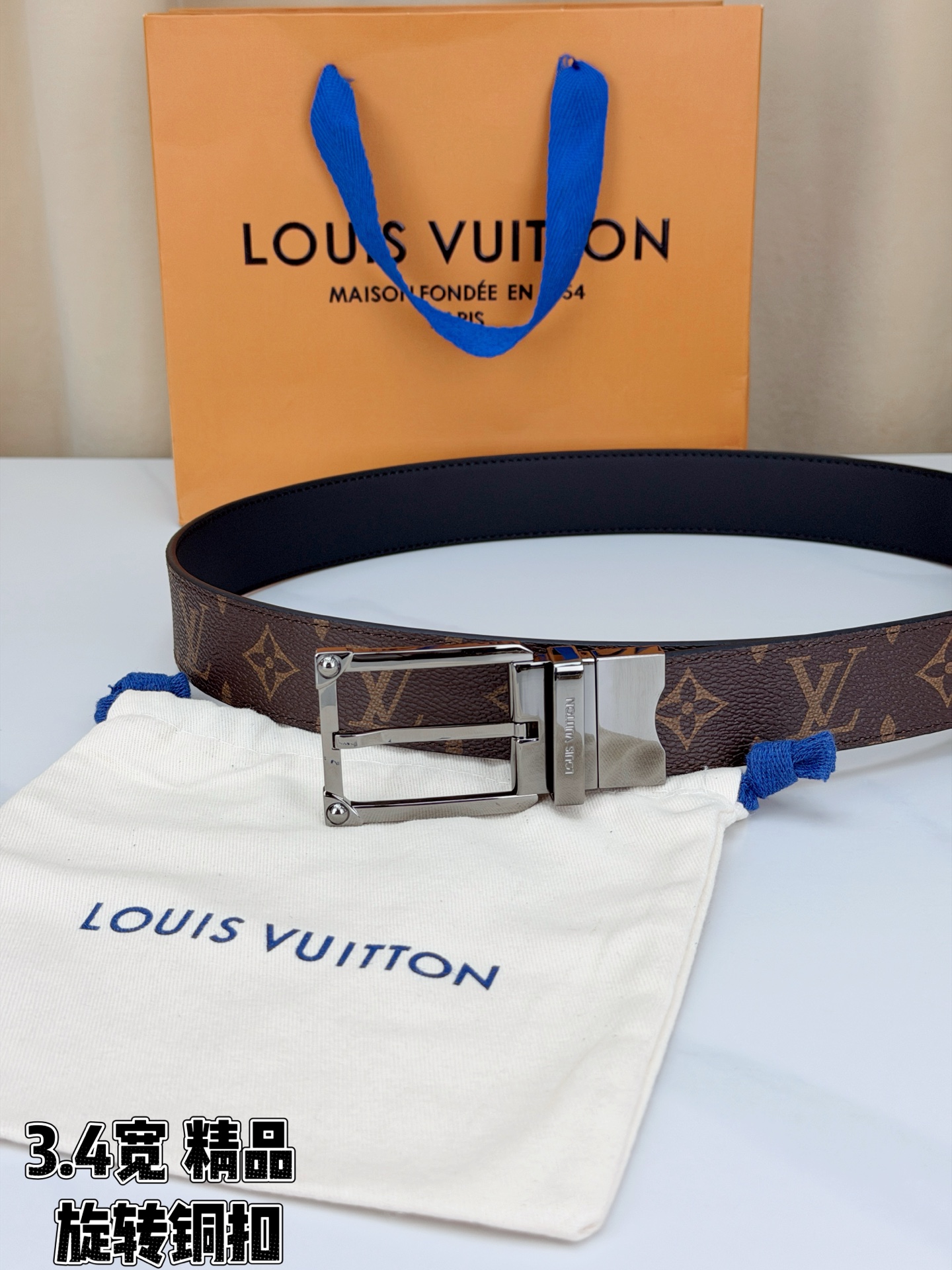LV 3.4宽精品旋转铜扣腰带，经典老花涂层帆布，棕底金纹Monogram复古耐看；方形铆钉针扣银/金/枪/沙黑四色可选