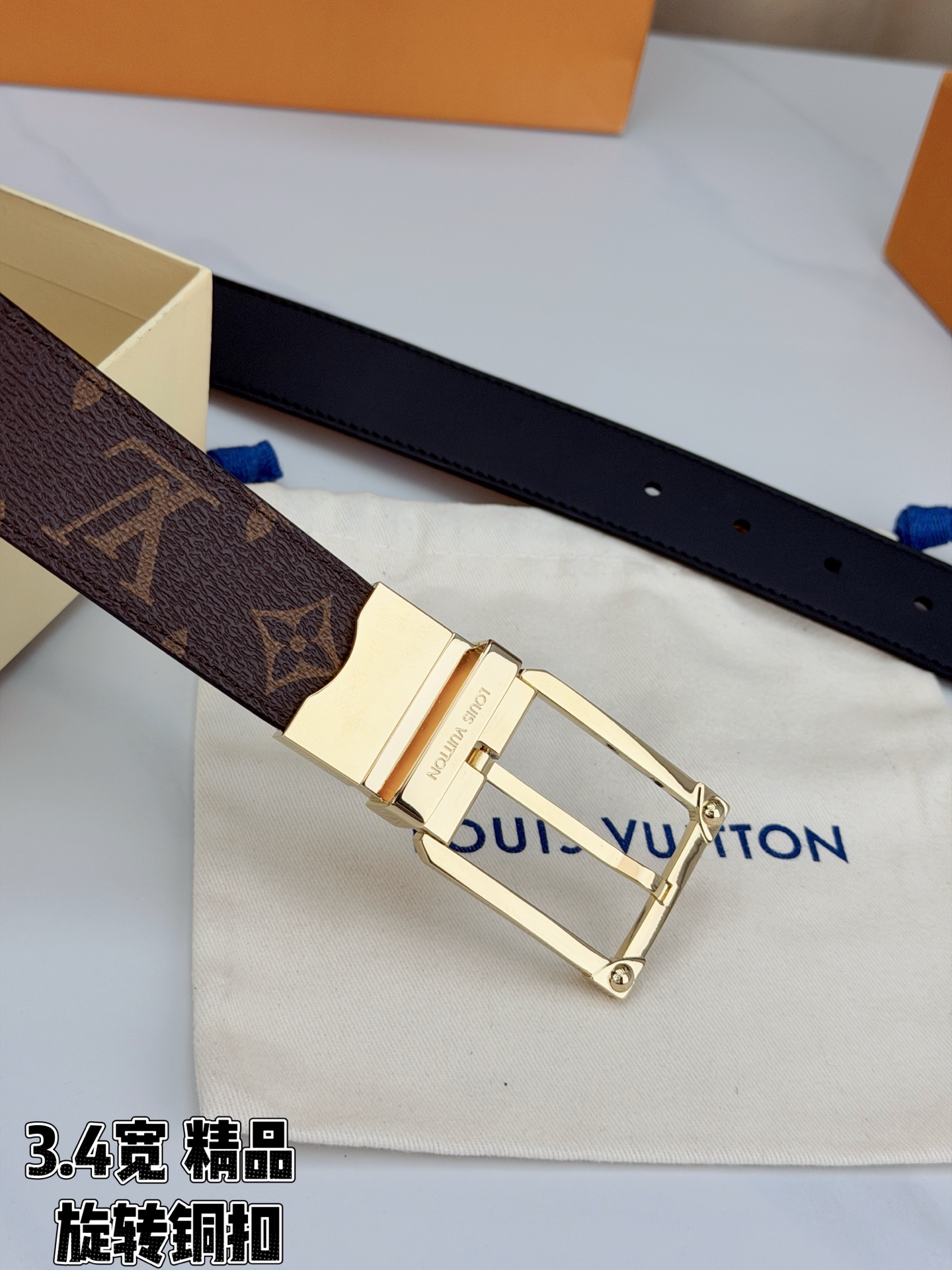 LV 3.4宽精品旋转铜扣腰带，经典老花涂层帆布，棕底金纹Monogram复古耐看；方形铆钉针扣银/金/枪/沙黑四色可选