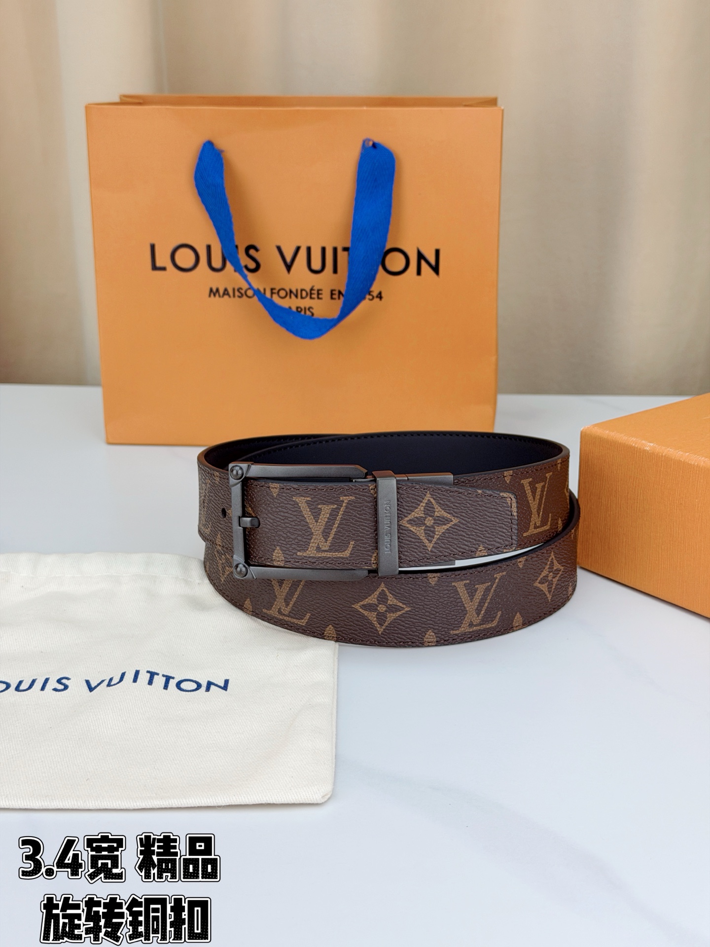 LV 3.4宽精品旋转铜扣腰带，经典老花涂层帆布，棕底金纹Monogram复古耐看；方形铆钉针扣银/金/枪/沙黑四色可选