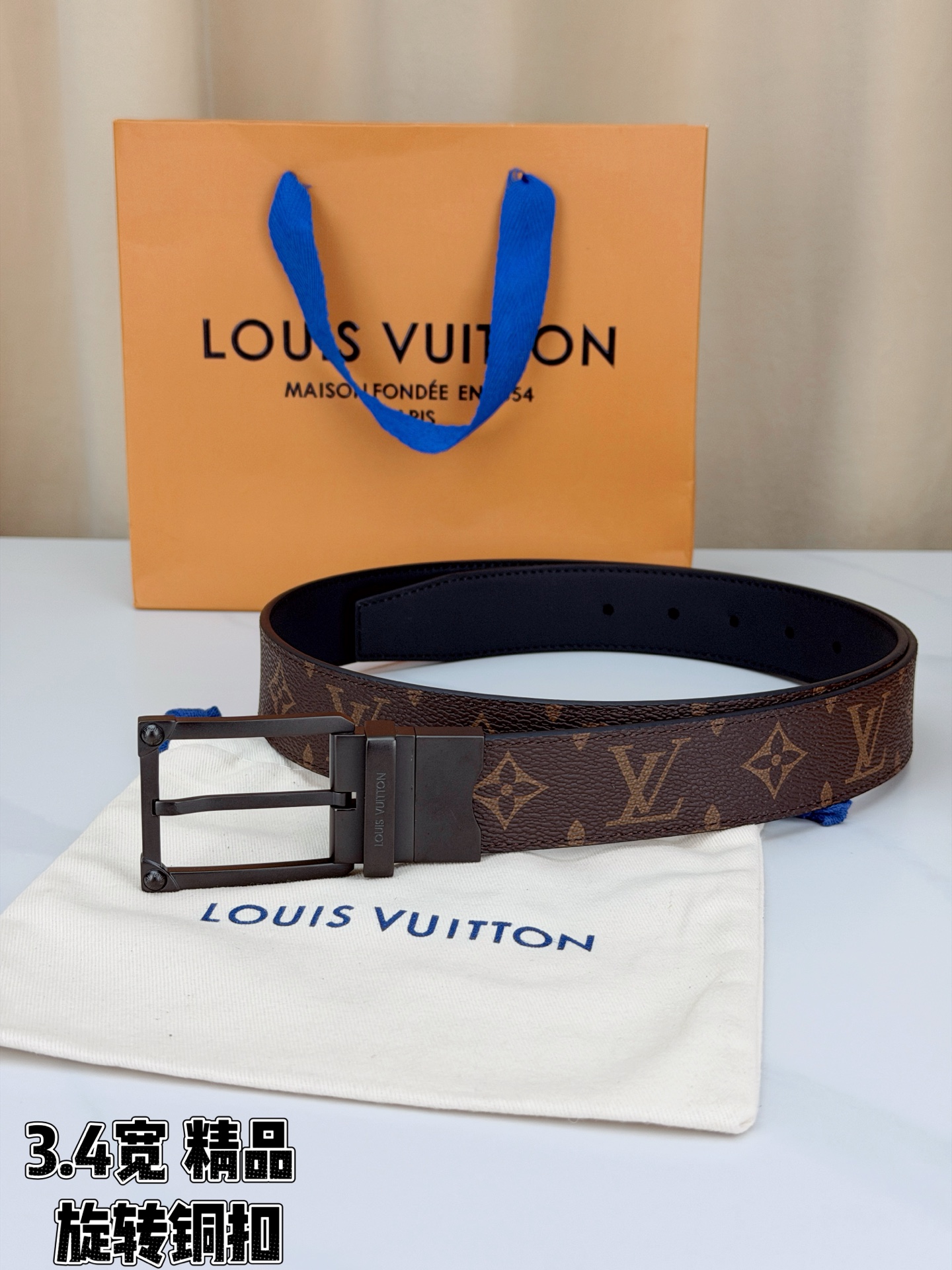 LV 3.4宽精品旋转铜扣腰带，经典老花涂层帆布，棕底金纹Monogram复古耐看；方形铆钉针扣银/金/枪/沙黑四色可选