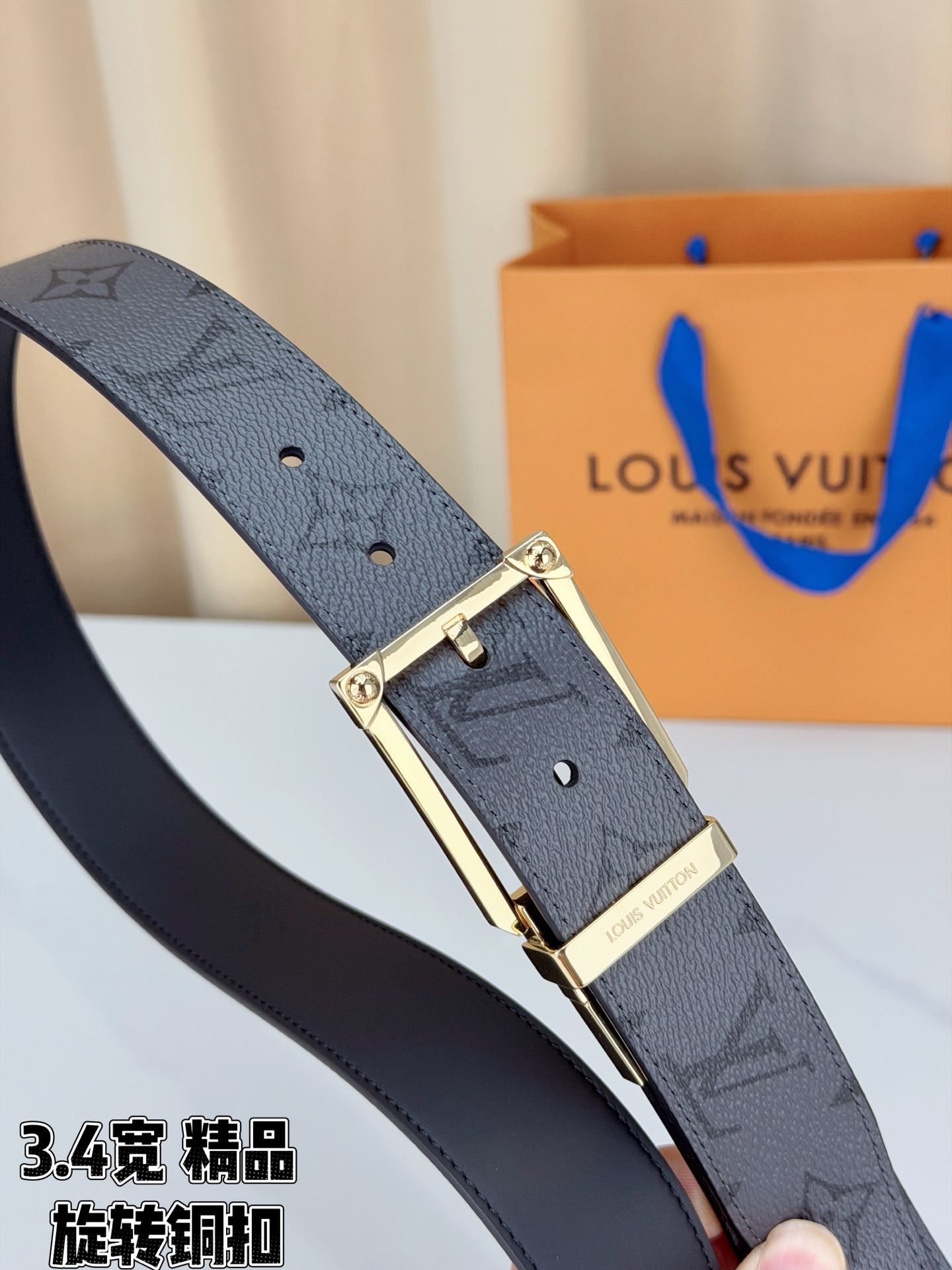 LV 3.4宽精品旋转铜扣腰带，黑灰老花涂层帆布，深灰Monogram低调耐看；方形铆钉针扣枪/黑/金/银四色可选，可旋