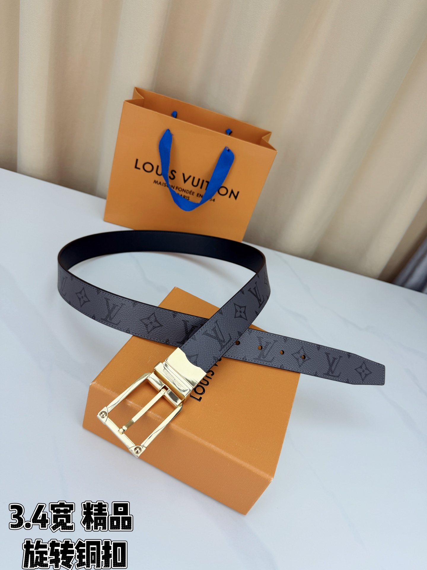 LV 3.4宽精品旋转铜扣腰带，黑灰老花涂层帆布，深灰Monogram低调耐看；方形铆钉针扣枪/黑/金/银四色可选，可旋