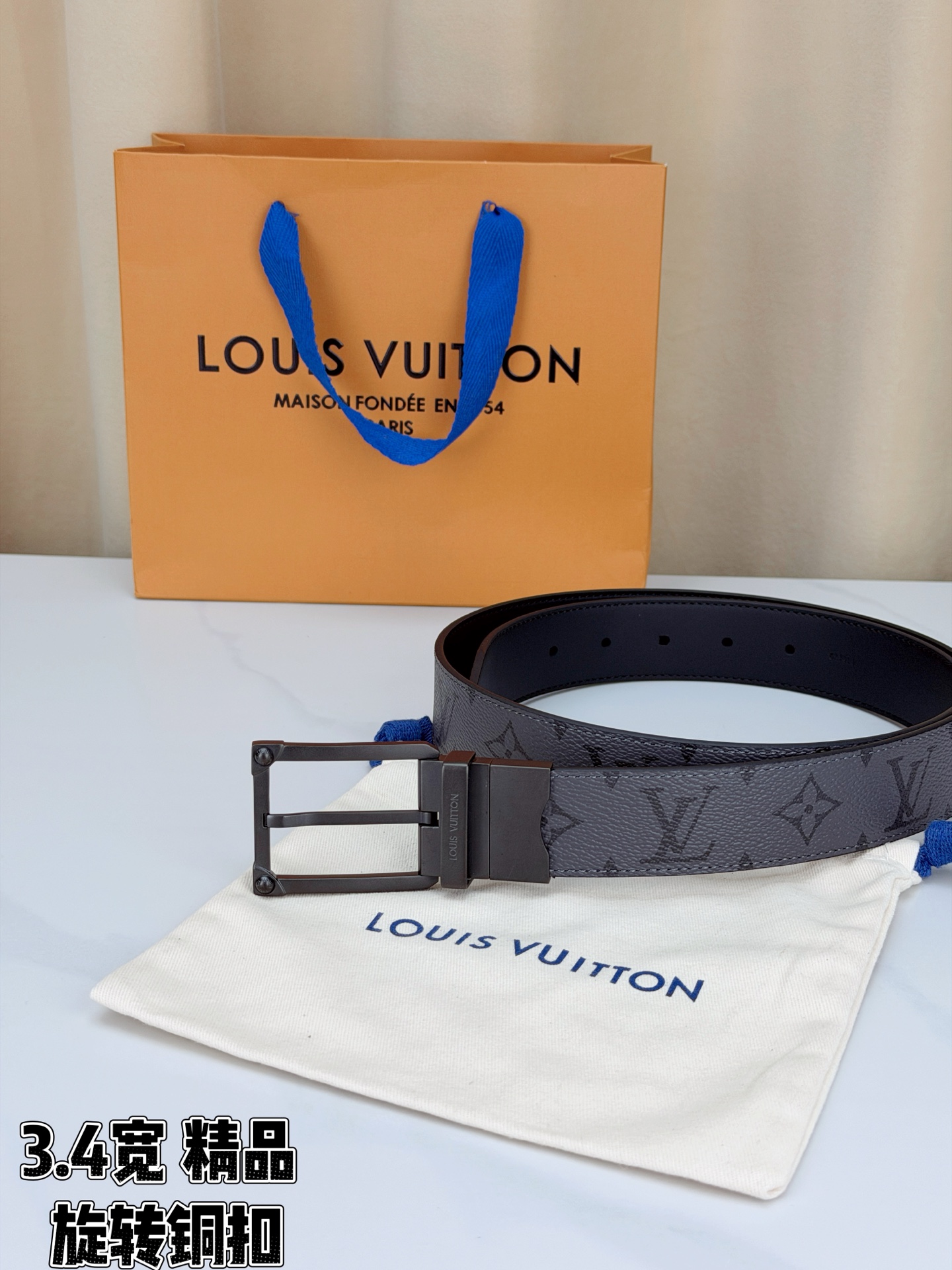 LV 3.4宽精品旋转铜扣腰带，黑灰老花涂层帆布，深灰Monogram低调耐看；方形铆钉针扣枪/黑/金/银四色可选，可旋