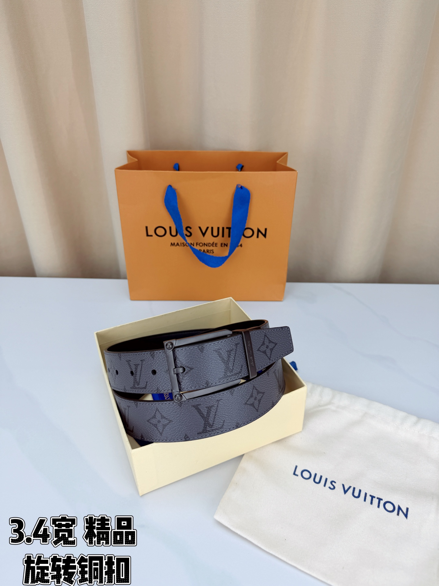 LV 3.4宽精品旋转铜扣腰带，黑灰老花涂层帆布，深灰Monogram低调耐看；方形铆钉针扣枪/黑/金/银四色可选，可旋