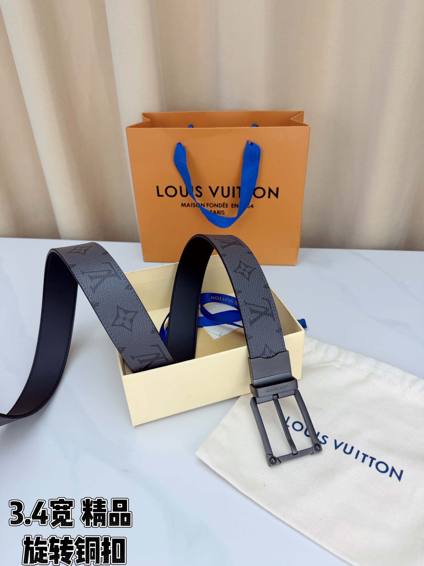 LV 3.4宽精品旋转铜扣腰带，黑灰老花涂层帆布，深灰Monogram低调耐看；方形铆钉针扣枪/黑/金/银四色可选，可旋