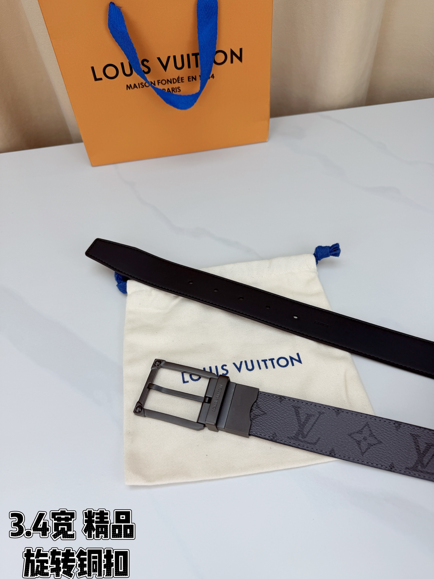 LV 3.4宽精品旋转铜扣腰带，黑灰老花涂层帆布，深灰Monogram低调耐看；方形铆钉针扣枪/黑/金/银四色可选，可旋
