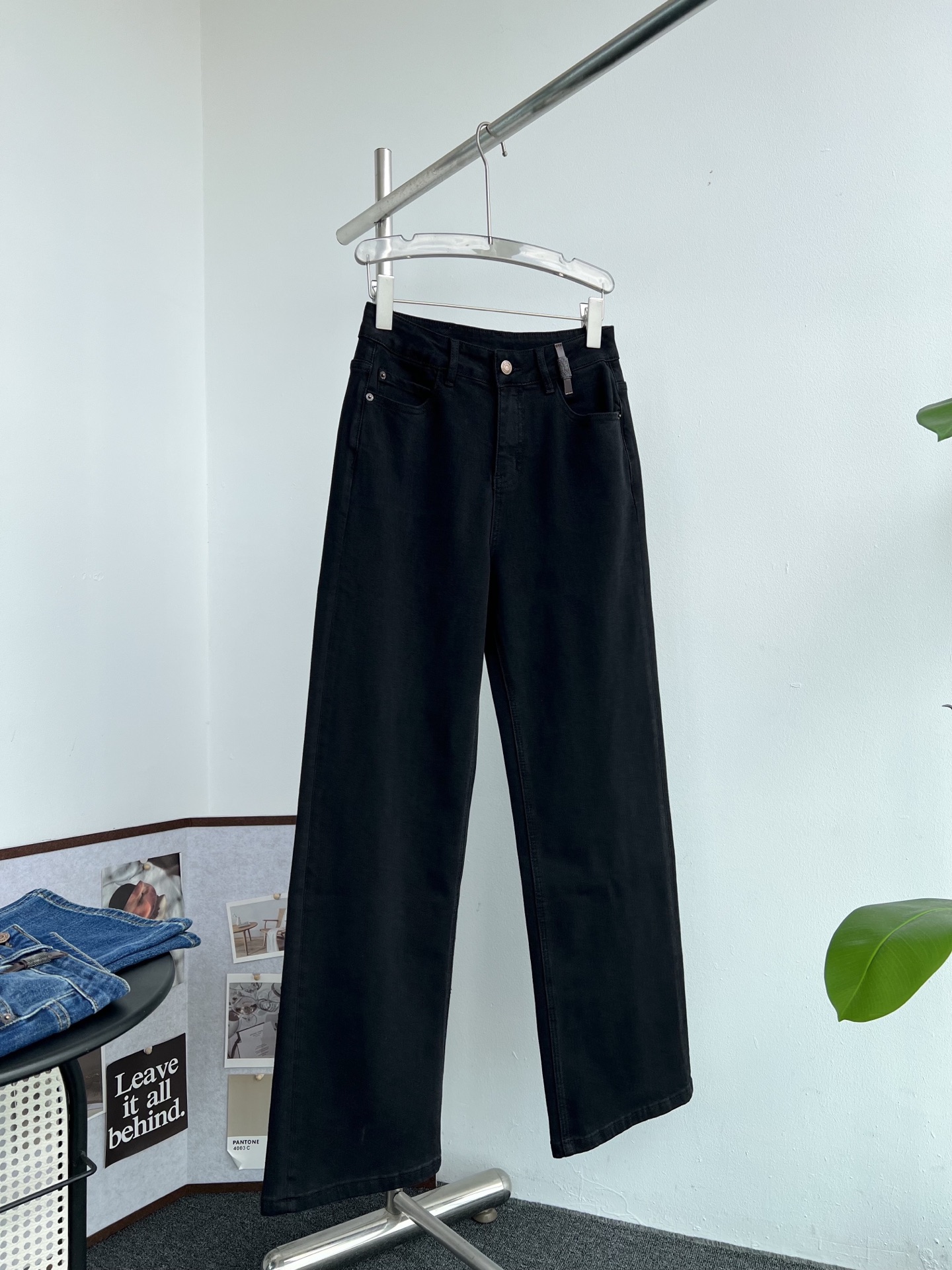 Elegant Wide Leg Jeans with Pearl Chain Detail - Turkish Denim, Black/Blue 4 i1755080146102 3316 0 1