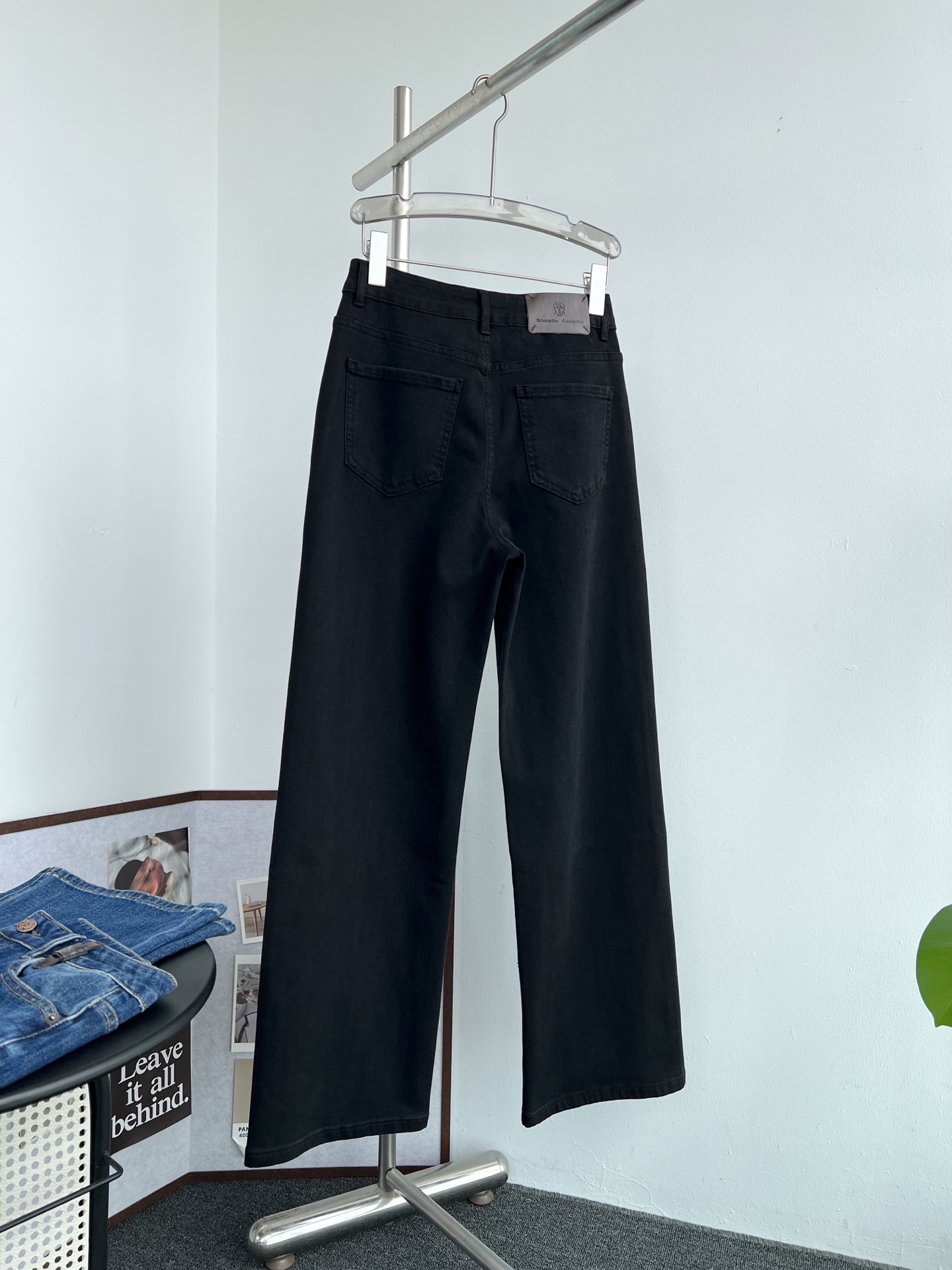 Elegant Wide Leg Jeans with Pearl Chain Detail - Turkish Denim, Black/Blue 8 i1755080146110 2520 0 5